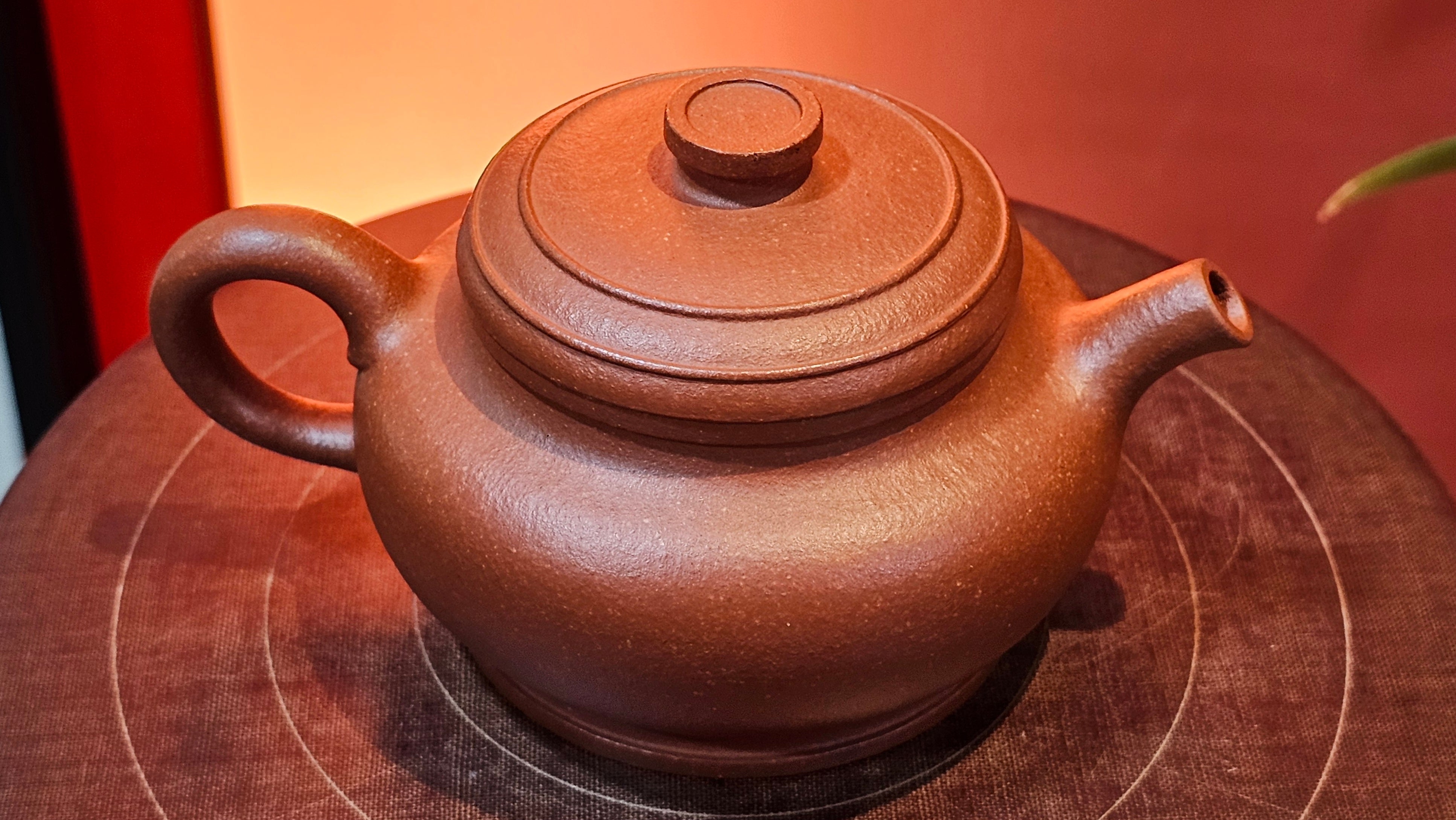 Song Jin Hu《颂金壶》, 151.5ml, Hong Jiang Po Ni 红降坡泥, by Craftsman Chen Gui Zhi 陈桂枝。(Red JiangPoNi rarer than Yellow JiangPoNi, XiaoMeiYao & ZhaoZhuang ZhuNi) ~ Congratulations to!Tea Sommr A.M., 1238hrs 16th August 2025, Padua, Italy🇮🇹!