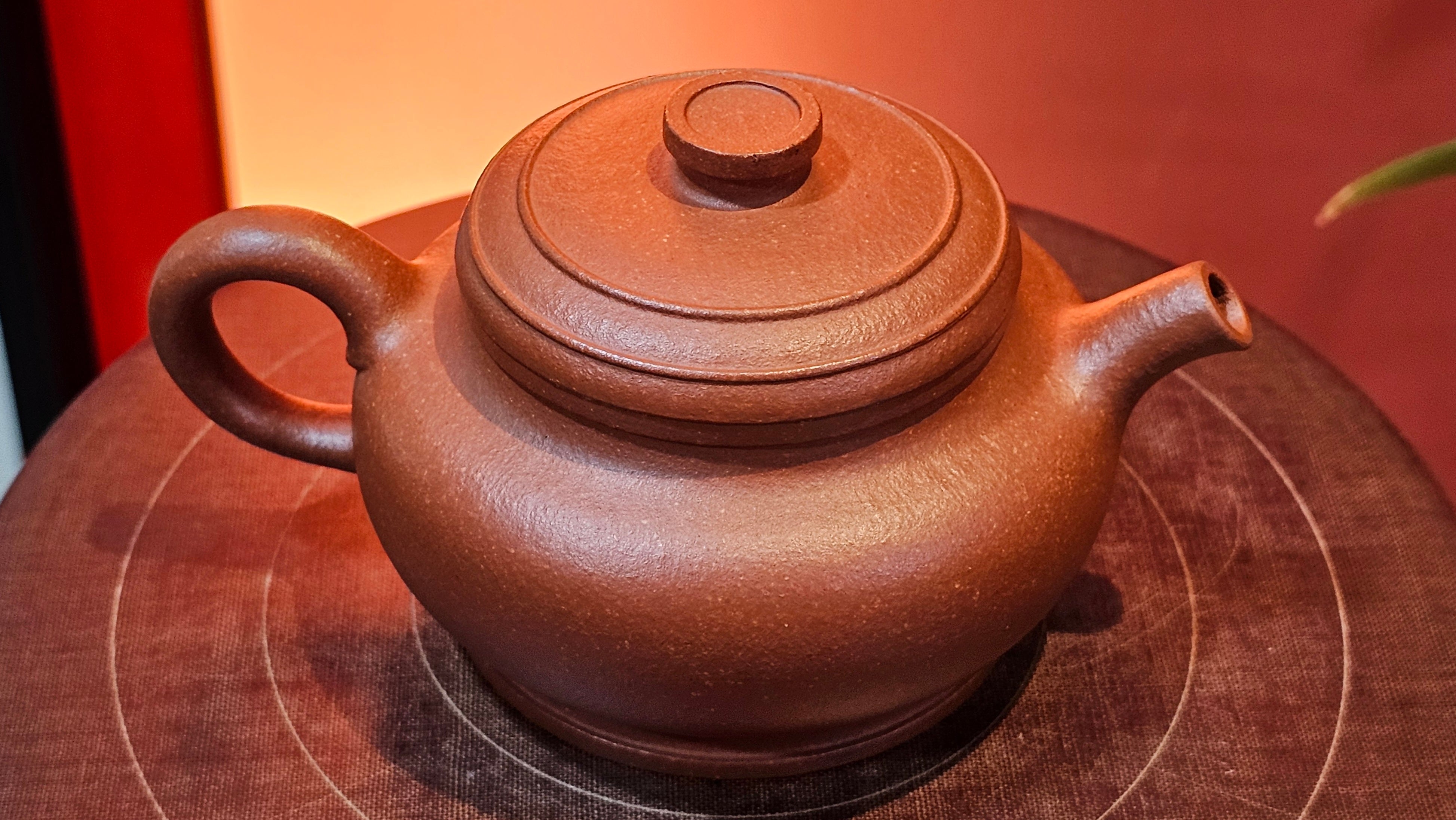 Song Jin Hu《颂金壶》, 151.5ml, Hong Jiang Po Ni 红降坡泥, by Craftsman Chen Gui Zhi 陈桂枝。(Red JiangPoNi rarer than Yellow JiangPoNi, XiaoMeiYao & ZhaoZhuang ZhuNi) ~ Congratulations to!Tea Sommr A.M., 1238hrs 16th August 2025, Padua, Italy🇮🇹!