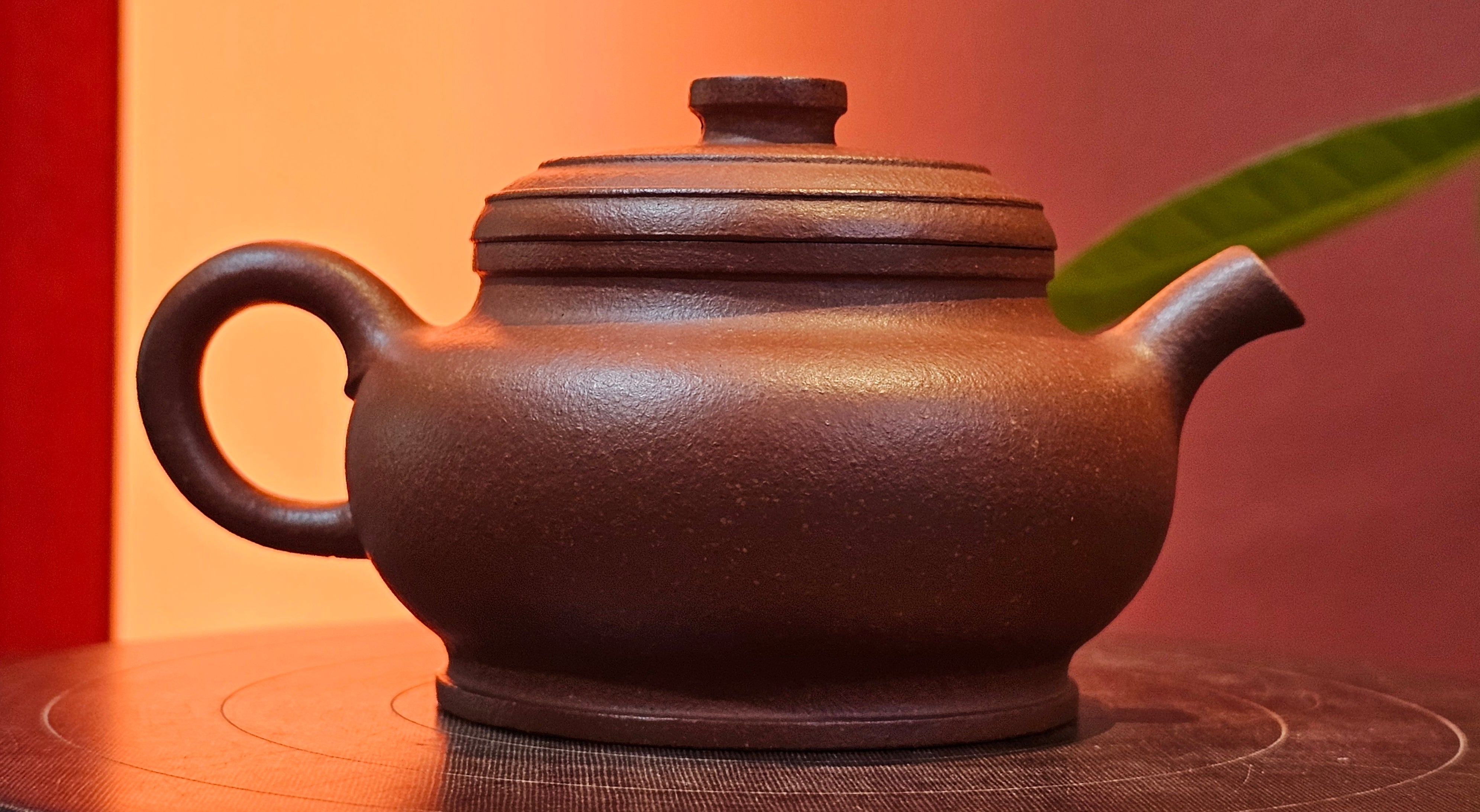 Song Jin Hu《颂金壶》, 151.5ml, Hong Jiang Po Ni 红降坡泥, by Craftsman Chen Gui Zhi 陈桂枝。(Red JiangPoNi rarer than Yellow JiangPoNi, XiaoMeiYao & ZhaoZhuang ZhuNi) ~ Congratulations to!Tea Sommr A.M., 1238hrs 16th August 2025, Padua, Italy🇮🇹!