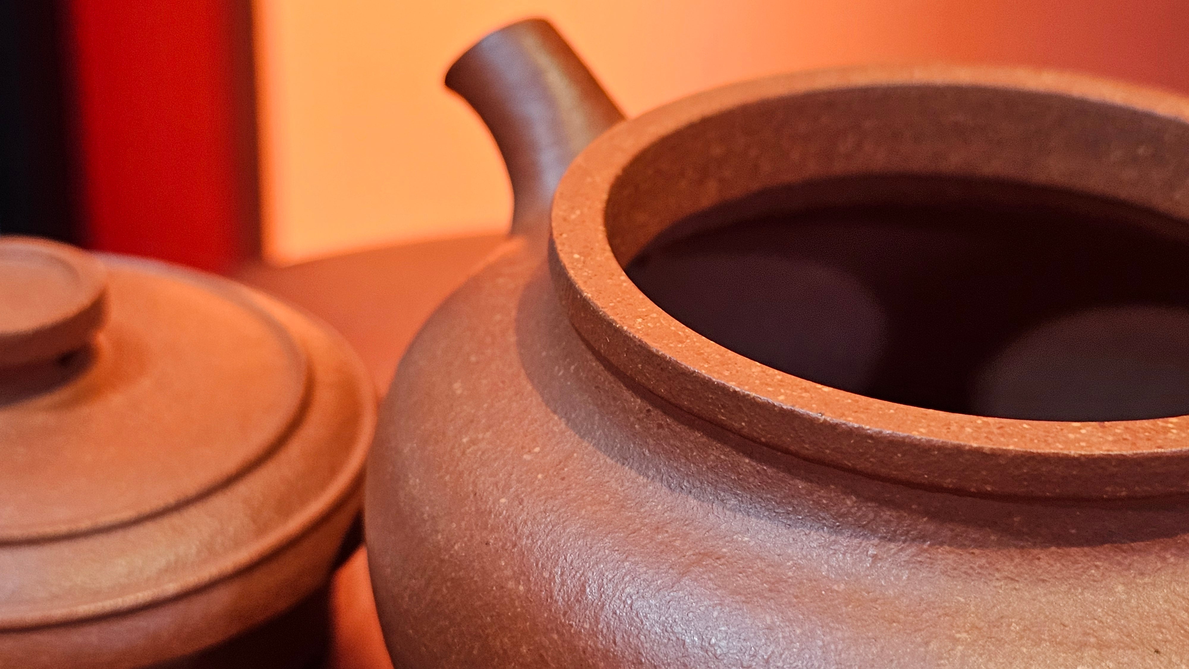 Song Jin Hu《颂金壶》, 151.5ml, Hong Jiang Po Ni 红降坡泥, by Craftsman Chen Gui Zhi 陈桂枝。(Red JiangPoNi rarer than Yellow JiangPoNi, XiaoMeiYao & ZhaoZhuang ZhuNi) ~ Congratulations to!Tea Sommr A.M., 1238hrs 16th August 2025, Padua, Italy🇮🇹!