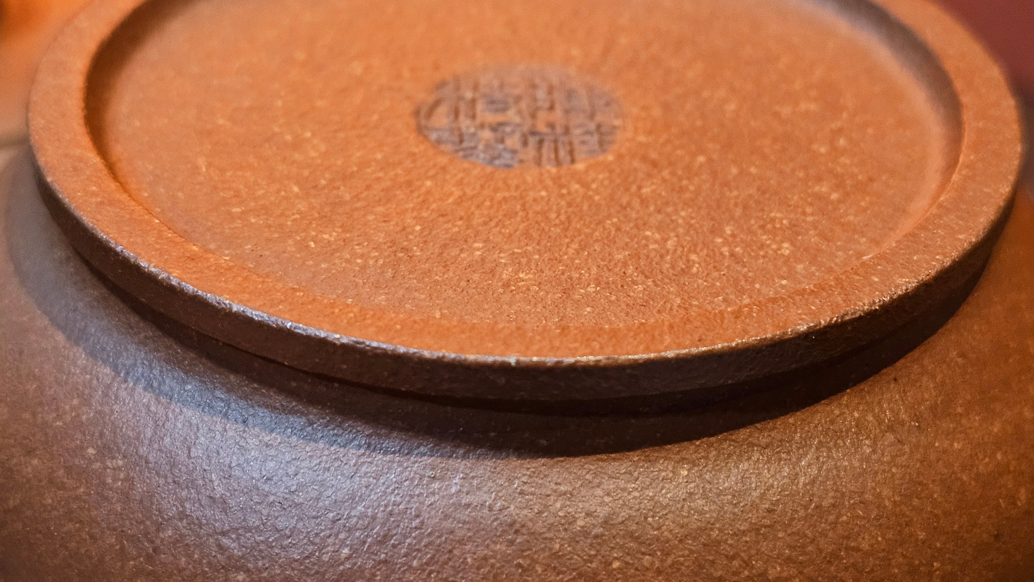 Song Jin Hu《颂金壶》, 151.5ml, Hong Jiang Po Ni 红降坡泥, by Craftsman Chen Gui Zhi 陈桂枝。(Red JiangPoNi rarer than Yellow JiangPoNi, XiaoMeiYao & ZhaoZhuang ZhuNi) ~ Congratulations to!Tea Sommr A.M., 1238hrs 16th August 2025, Padua, Italy🇮🇹!