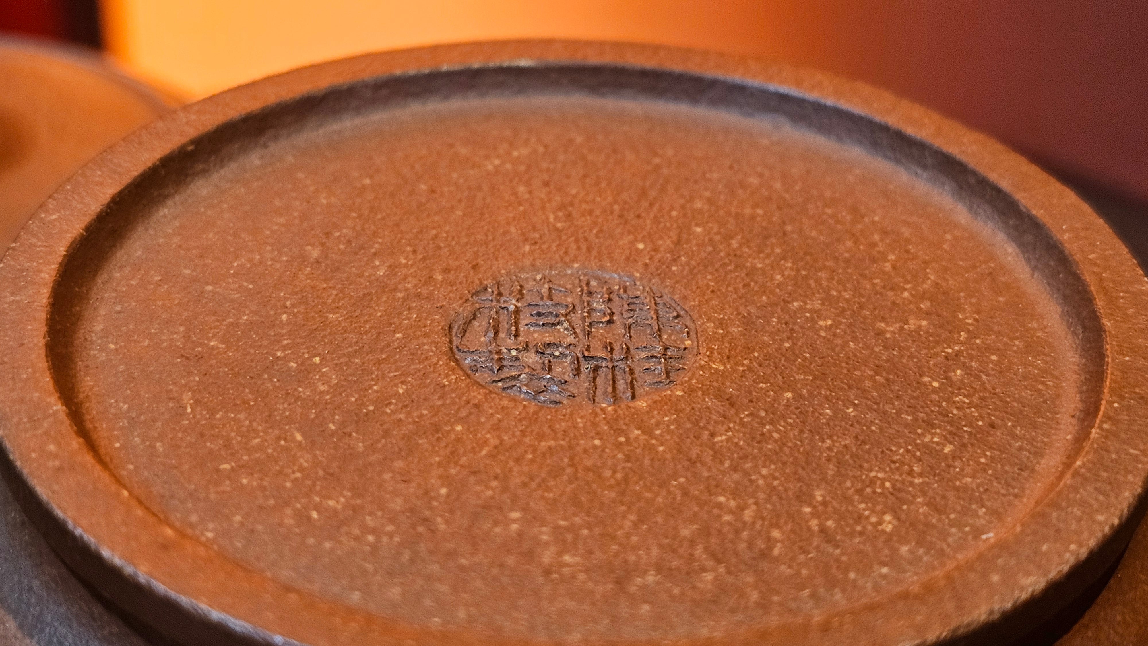 Song Jin Hu《颂金壶》, 151.5ml, Hong Jiang Po Ni 红降坡泥, by Craftsman Chen Gui Zhi 陈桂枝。(Red JiangPoNi rarer than Yellow JiangPoNi, XiaoMeiYao & ZhaoZhuang ZhuNi) ~ Congratulations to!Tea Sommr A.M., 1238hrs 16th August 2025, Padua, Italy🇮🇹!