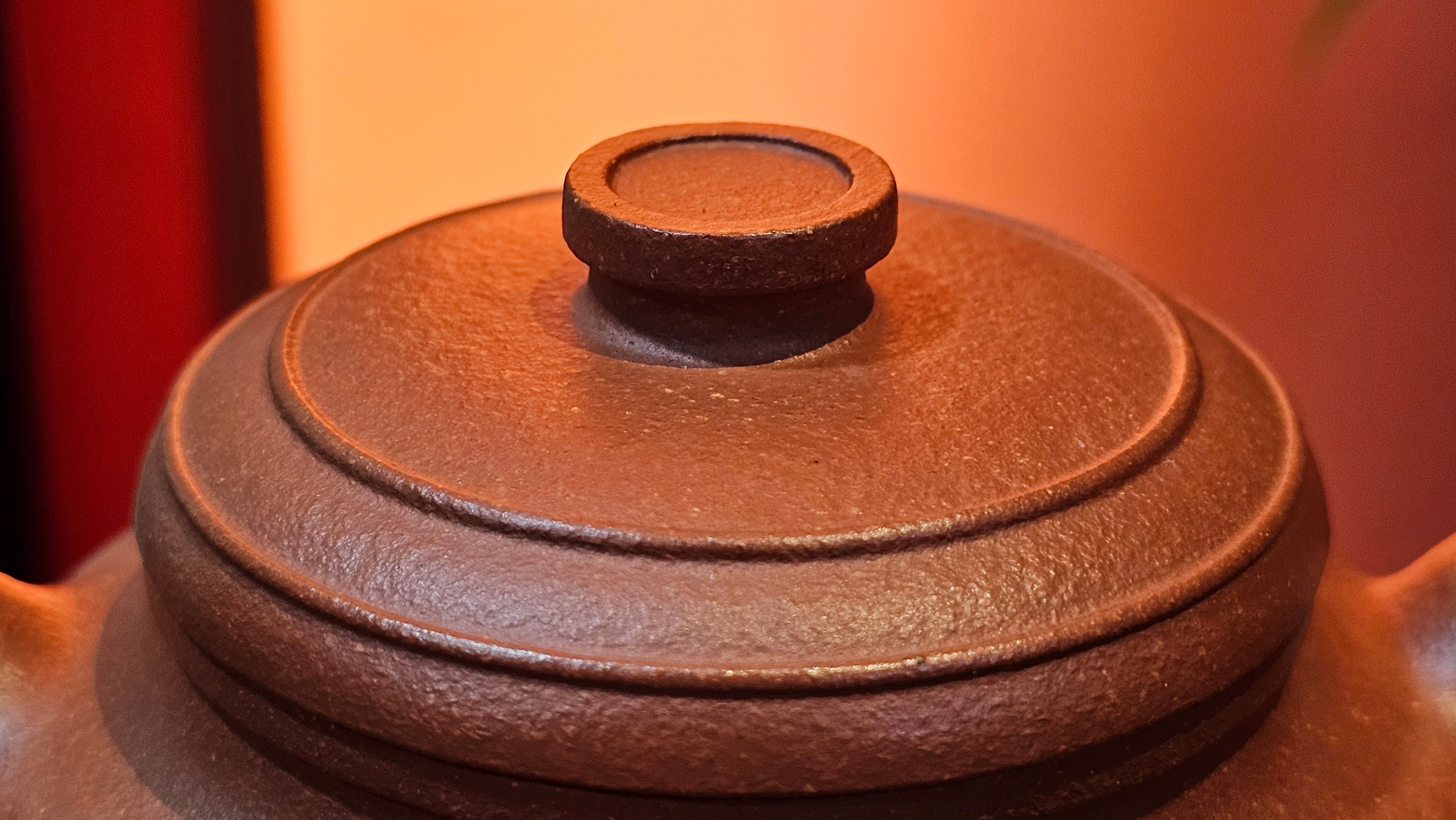 Song Jin Hu《颂金壶》, 151.5ml, Hong Jiang Po Ni 红降坡泥, by Craftsman Chen Gui Zhi 陈桂枝。(Red JiangPoNi rarer than Yellow JiangPoNi, XiaoMeiYao & ZhaoZhuang ZhuNi) ~ Congratulations to!Tea Sommr A.M., 1238hrs 16th August 2025, Padua, Italy🇮🇹!