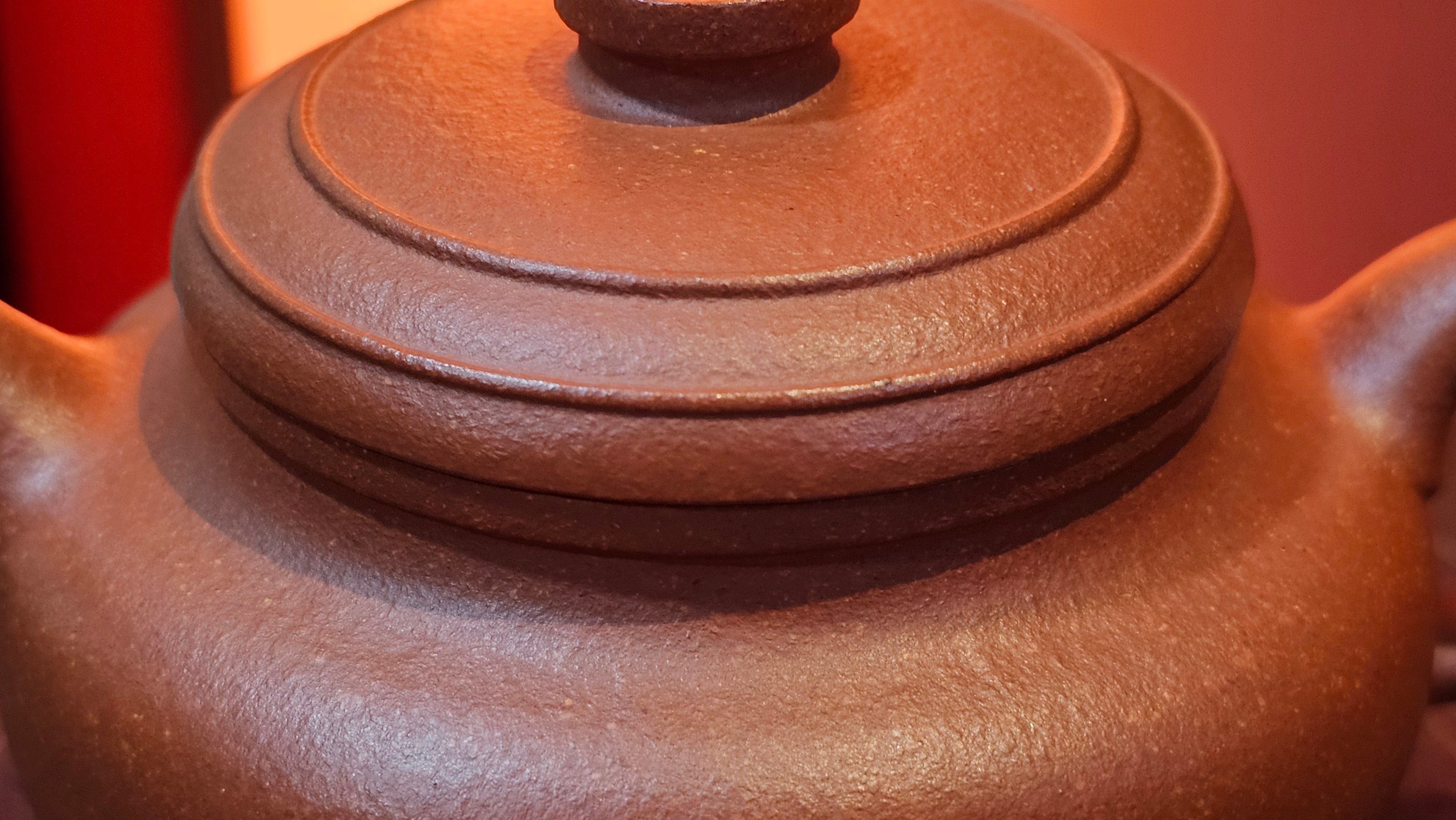 Song Jin Hu《颂金壶》, 151.5ml, Hong Jiang Po Ni 红降坡泥, by Craftsman Chen Gui Zhi 陈桂枝。(Red JiangPoNi rarer than Yellow JiangPoNi, XiaoMeiYao & ZhaoZhuang ZhuNi) ~ Congratulations to!Tea Sommr A.M., 1238hrs 16th August 2025, Padua, Italy🇮🇹!