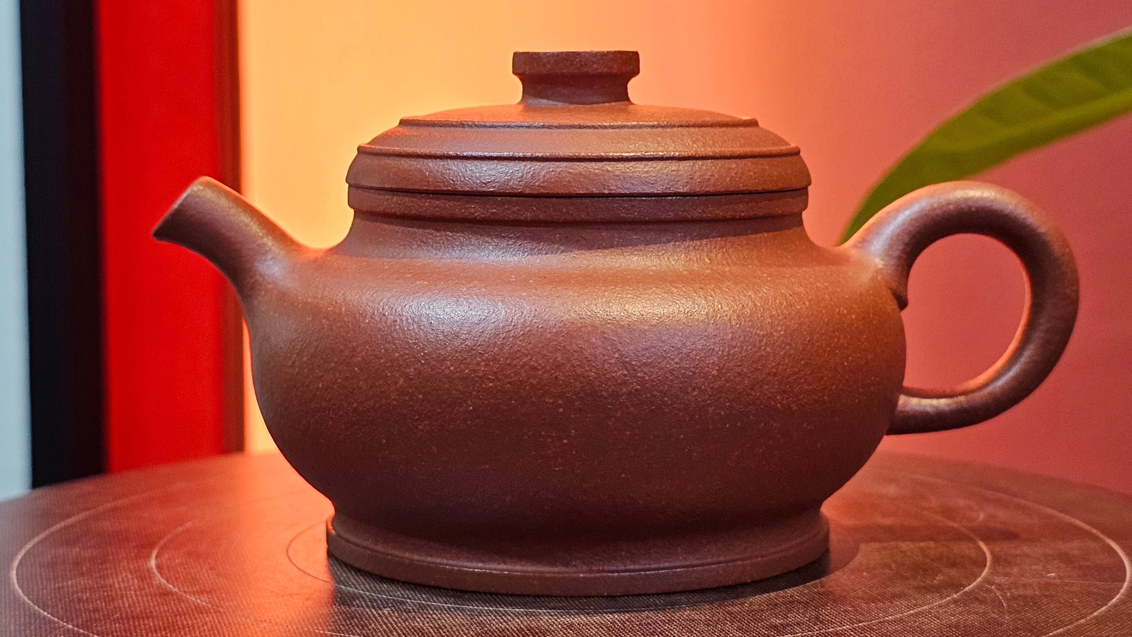 Song Jin Hu《颂金壶》, 151.5ml, Hong Jiang Po Ni 红降坡泥, by Craftsman Chen Gui Zhi 陈桂枝。(Red JiangPoNi rarer than Yellow JiangPoNi, XiaoMeiYao & ZhaoZhuang ZhuNi) ~ Congratulations to!Tea Sommr A.M., 1238hrs 16th August 2025, Padua, Italy🇮🇹!