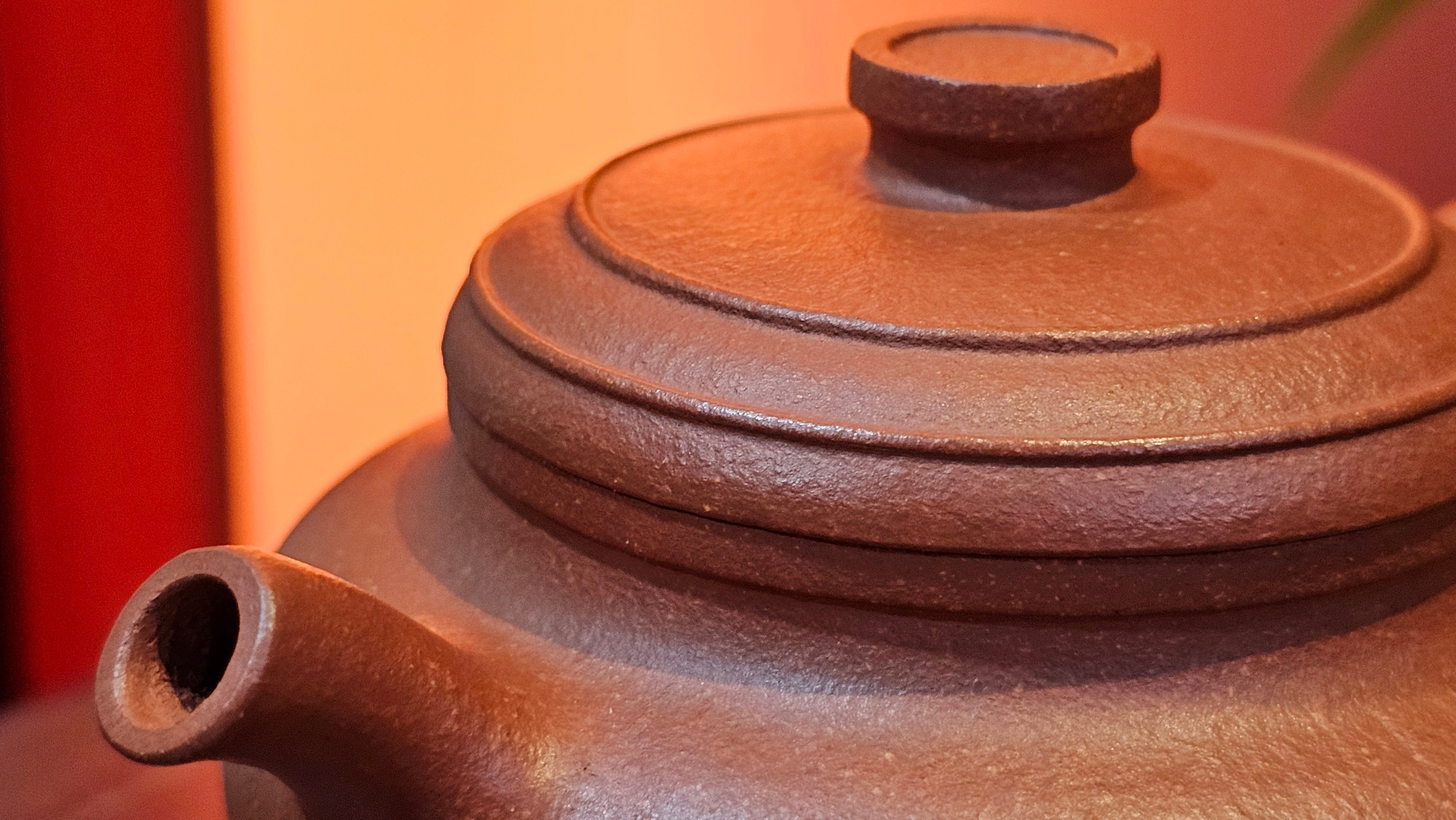 Song Jin Hu《颂金壶》, 151.5ml, Hong Jiang Po Ni 红降坡泥, by Craftsman Chen Gui Zhi 陈桂枝。(Red JiangPoNi rarer than Yellow JiangPoNi, XiaoMeiYao & ZhaoZhuang ZhuNi) ~ Congratulations to!Tea Sommr A.M., 1238hrs 16th August 2025, Padua, Italy🇮🇹!