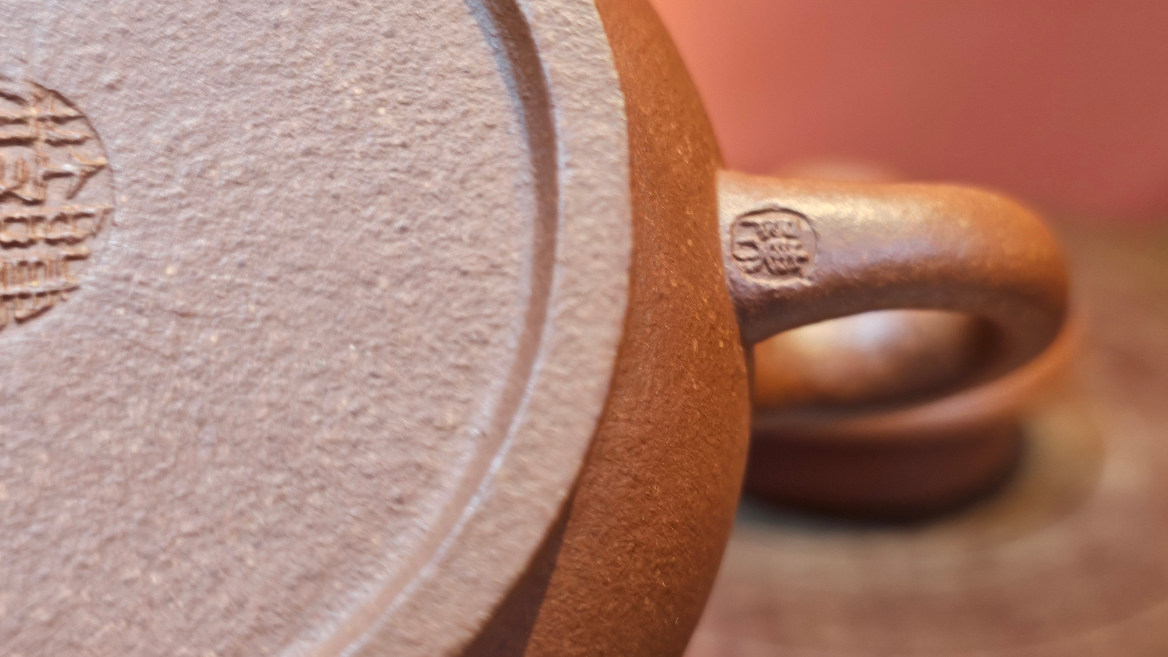 Song Jin Hu《颂金壶》, 151.5ml, Hong Jiang Po Ni 红降坡泥, by Craftsman Chen Gui Zhi 陈桂枝。(Red JiangPoNi rarer than Yellow JiangPoNi, XiaoMeiYao & ZhaoZhuang ZhuNi) ~ Congratulations to!Tea Sommr A.M., 1238hrs 16th August 2025, Padua, Italy🇮🇹!