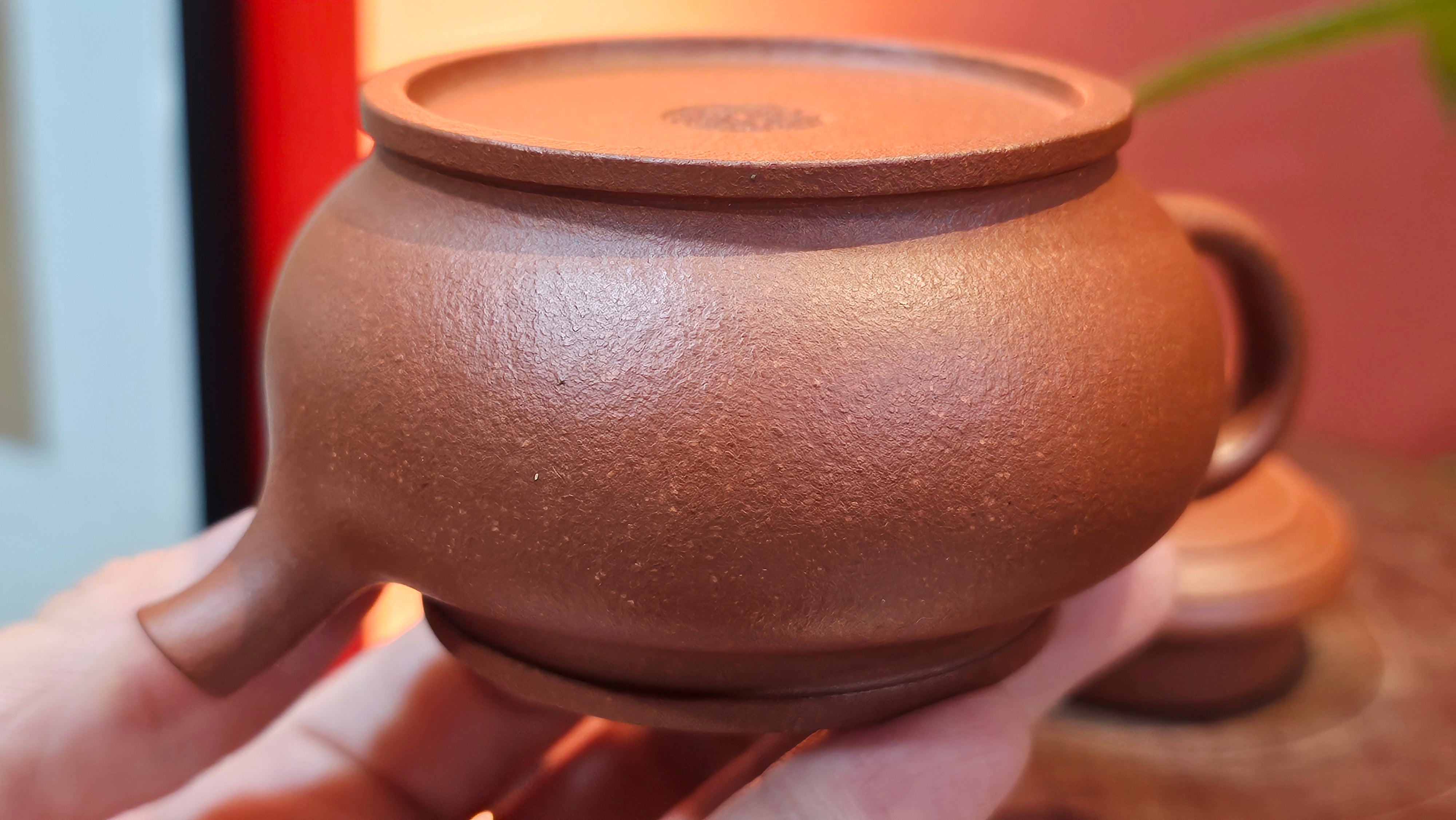 Song Jin Hu《颂金壶》, 151.5ml, Hong Jiang Po Ni 红降坡泥, by Craftsman Chen Gui Zhi 陈桂枝。(Red JiangPoNi rarer than Yellow JiangPoNi, XiaoMeiYao & ZhaoZhuang ZhuNi) ~ Congratulations to!Tea Sommr A.M., 1238hrs 16th August 2025, Padua, Italy🇮🇹!