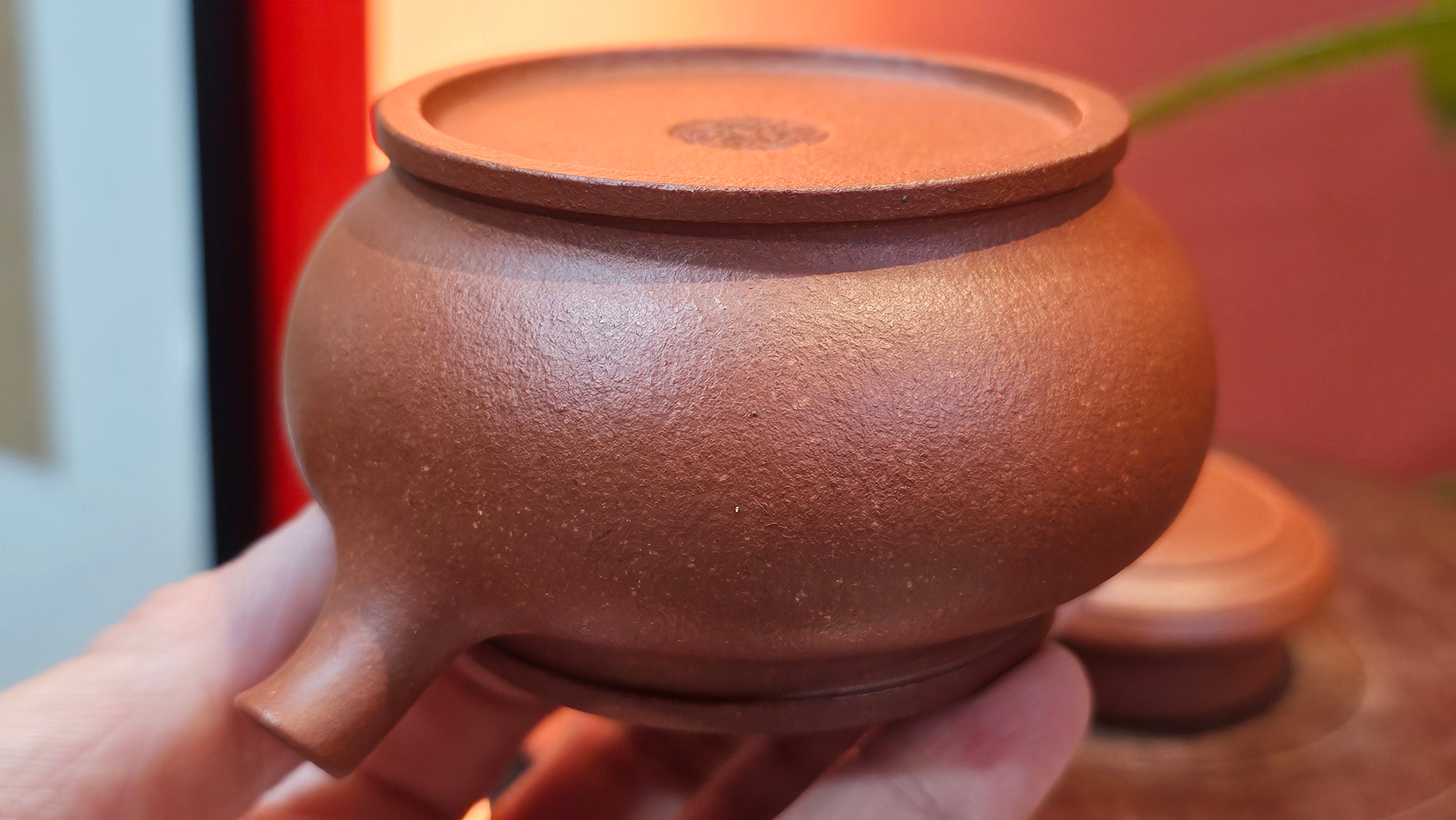 Song Jin Hu《颂金壶》, 151.5ml, Hong Jiang Po Ni 红降坡泥, by Craftsman Chen Gui Zhi 陈桂枝。(Red JiangPoNi rarer than Yellow JiangPoNi, XiaoMeiYao & ZhaoZhuang ZhuNi) ~ Congratulations to!Tea Sommr A.M., 1238hrs 16th August 2025, Padua, Italy🇮🇹!