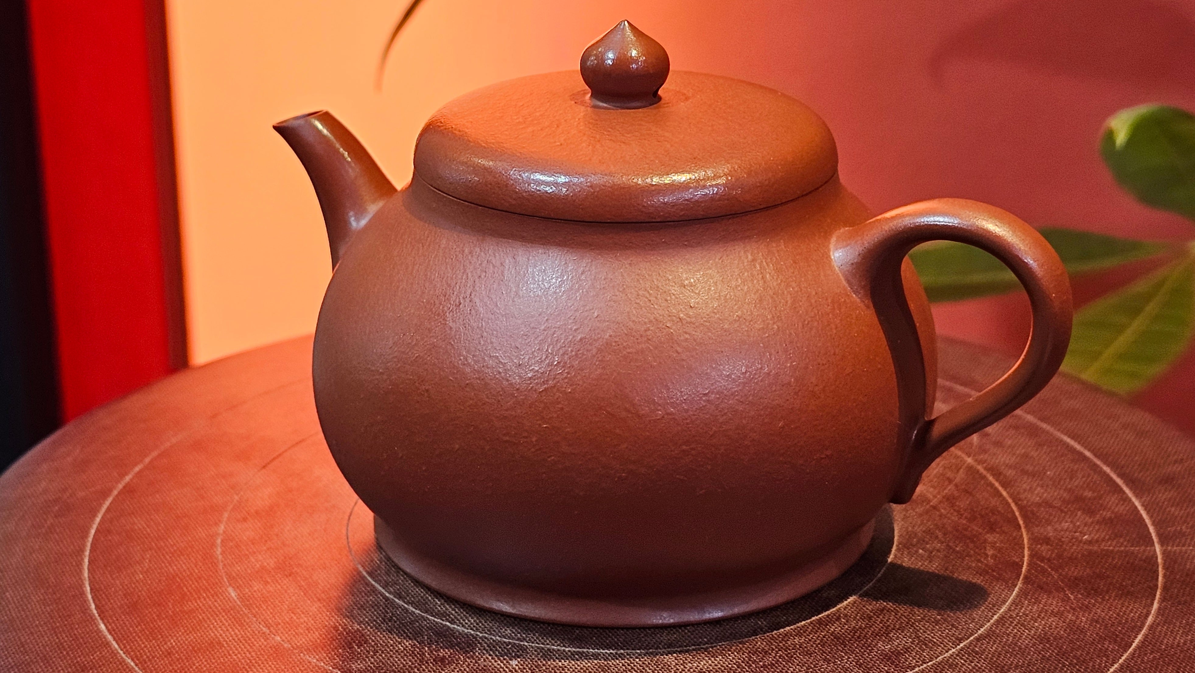 Yi Pin Hu, 252.3ml (largish), Xiao Mei Yao Zhu Ni 小煤窑朱泥,  by Craftsman Chen Yue Fei 陈跃飞 ~ Congratulations to!Mr J.G., 1059hrs 18th August 2025, Invergowrie, Australia🇦🇺!