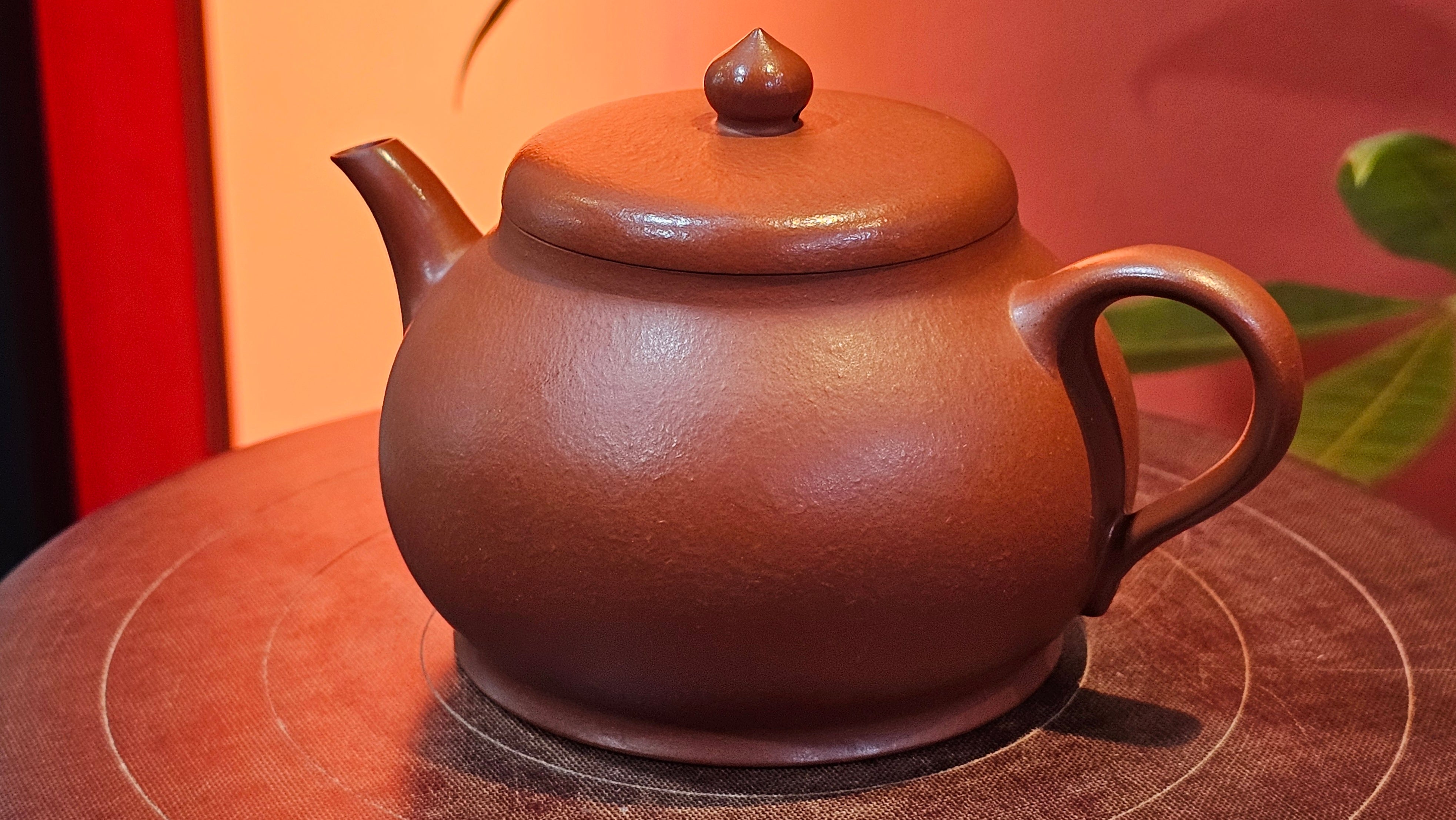 Yi Pin Hu, 252.3ml (largish), Xiao Mei Yao Zhu Ni 小煤窑朱泥,  by Craftsman Chen Yue Fei 陈跃飞 ~ Congratulations to!Mr J.G., 1059hrs 18th August 2025, Invergowrie, Australia🇦🇺!