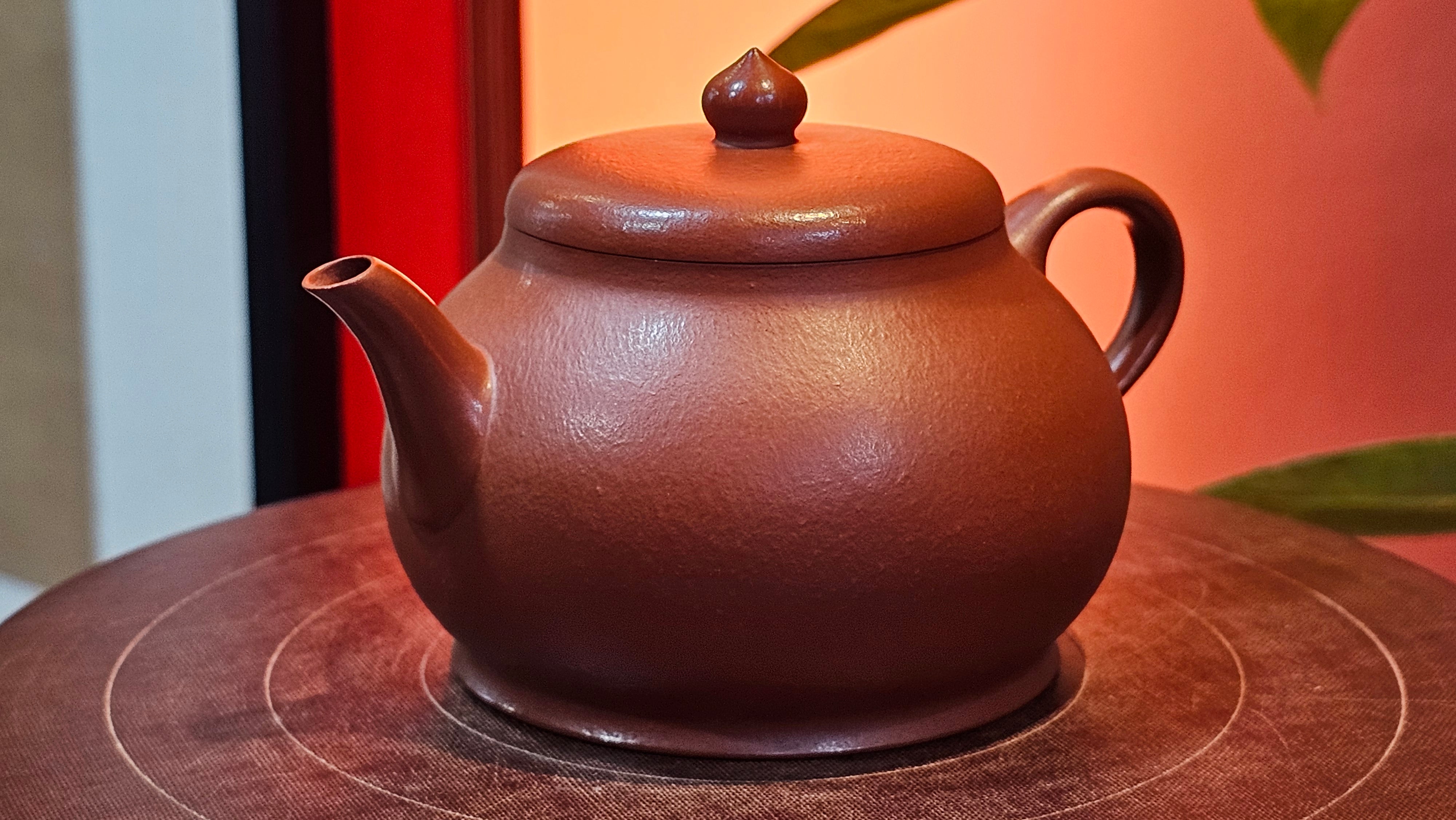 Yi Pin Hu, 252.3ml (largish), Xiao Mei Yao Zhu Ni 小煤窑朱泥,  by Craftsman Chen Yue Fei 陈跃飞 ~ Congratulations to!Mr J.G., 1059hrs 18th August 2025, Invergowrie, Australia🇦🇺!