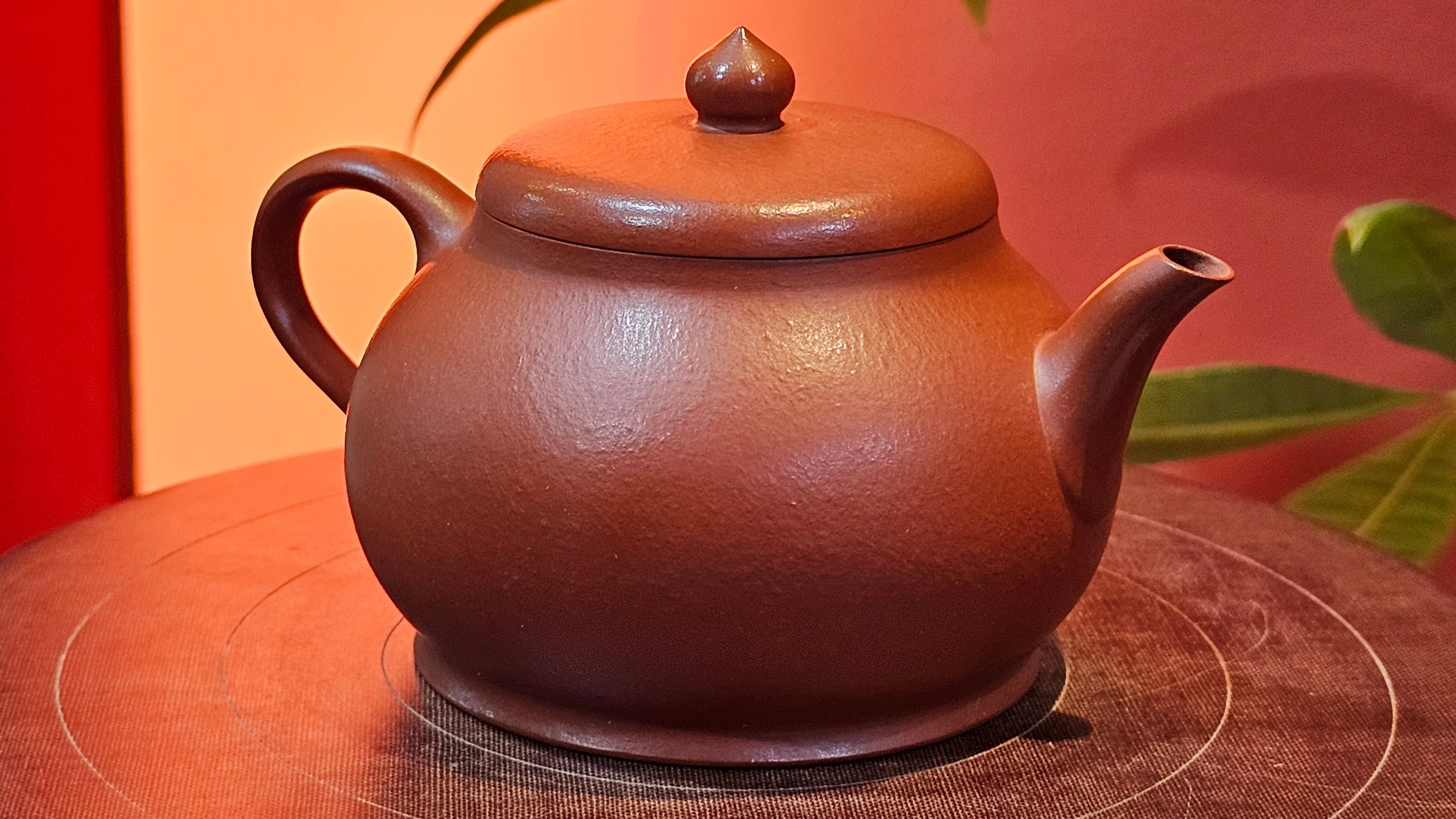 Yi Pin Hu, 252.3ml (largish), Xiao Mei Yao Zhu Ni 小煤窑朱泥,  by Craftsman Chen Yue Fei 陈跃飞 ~ Congratulations to!Mr J.G., 1059hrs 18th August 2025, Invergowrie, Australia🇦🇺!