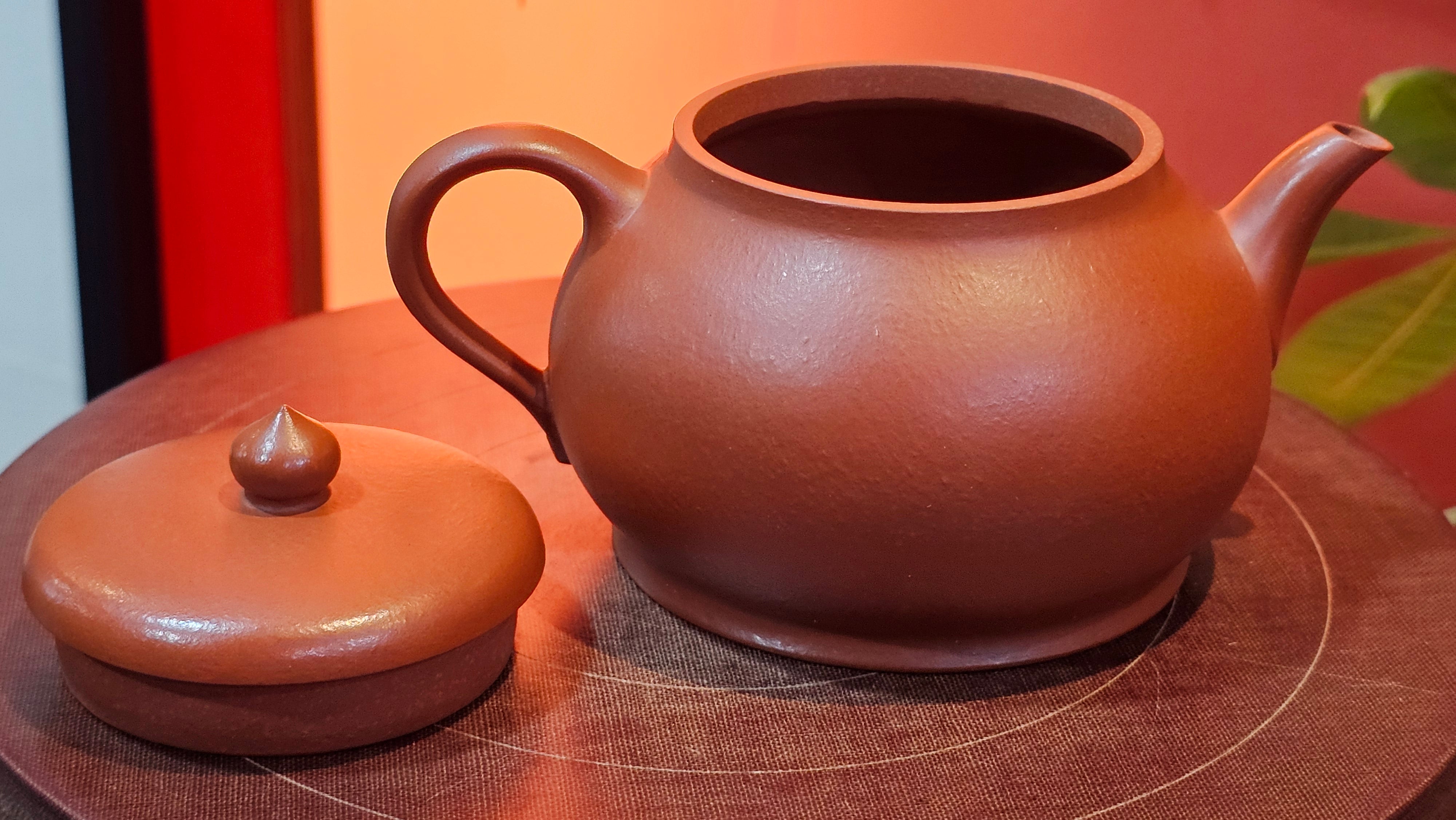 Yi Pin Hu, 252.3ml (largish), Xiao Mei Yao Zhu Ni 小煤窑朱泥,  by Craftsman Chen Yue Fei 陈跃飞 ~ Congratulations to!Mr J.G., 1059hrs 18th August 2025, Invergowrie, Australia🇦🇺!