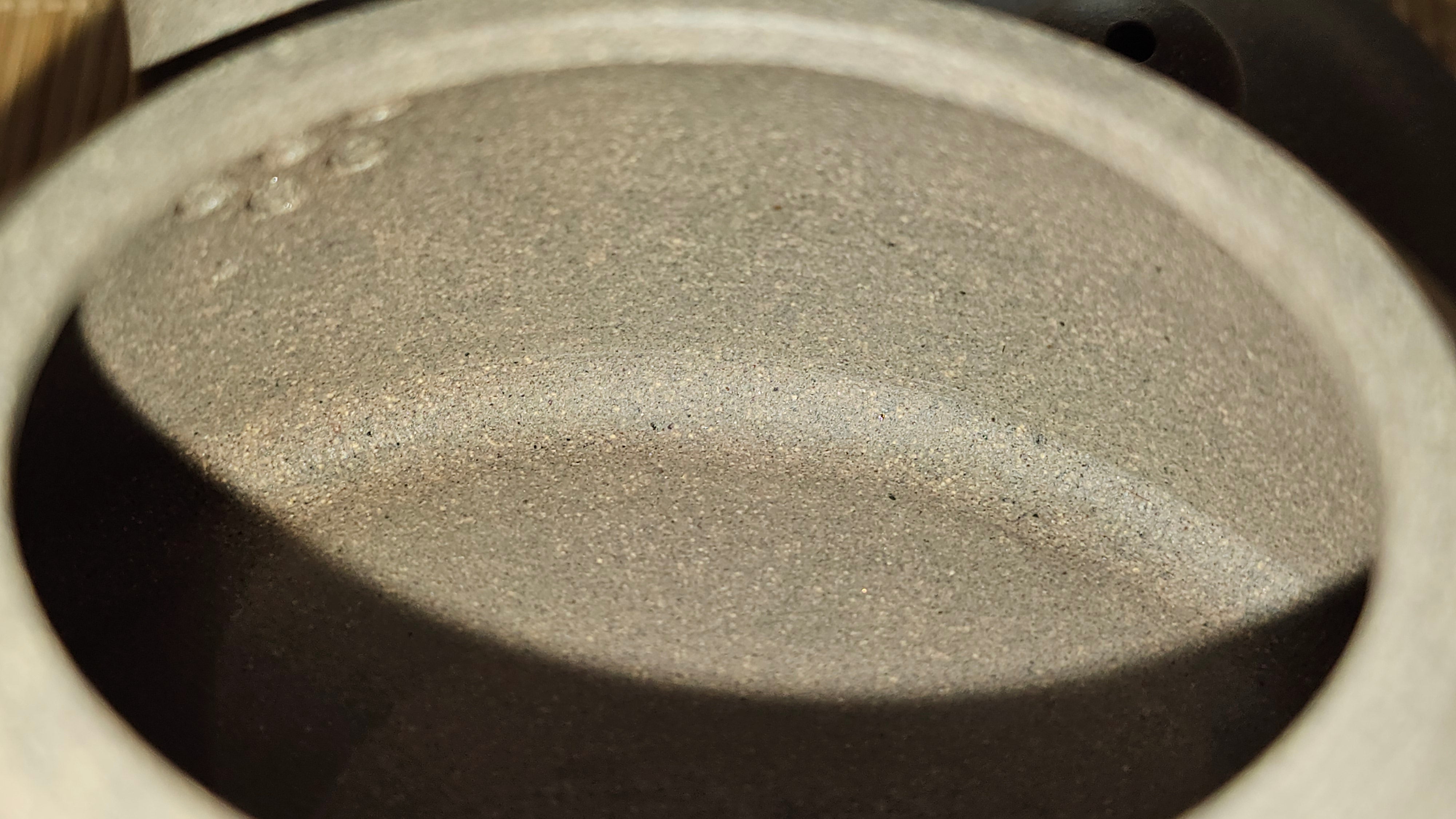 Ban Yue Hu《半月壶》~ "Half Moon Pot", 141.8ml, Qing Hui Duan 青灰段泥, by our Craftsman Zhang Huan 张欢, "Qing Gong Tu" 清供图 Engraving by Craftsman Nan Shan Lao Ren 南山老人 ~ Congratulations to!Mr T.A.! 2112hrs 12th August 2025, Samorin! Slovakia🇸🇰.