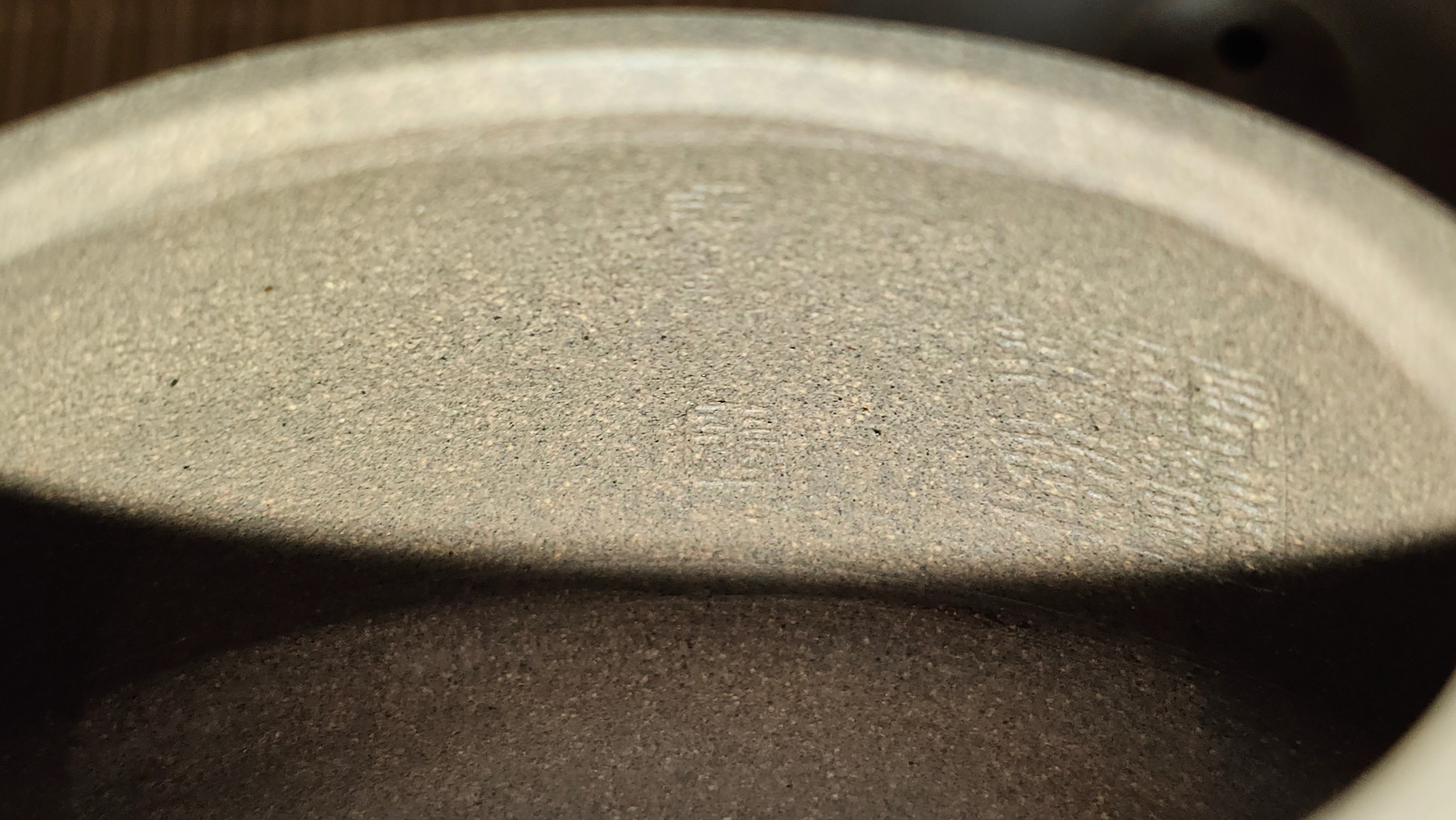 Ban Yue Hu《半月壶》~ "Half Moon Pot", 141.8ml, Qing Hui Duan 青灰段泥, by our Craftsman Zhang Huan 张欢, "Qing Gong Tu" 清供图 Engraving by Craftsman Nan Shan Lao Ren 南山老人 ~ Congratulations to!Mr T.A.! 2112hrs 12th August 2025, Samorin! Slovakia🇸🇰.