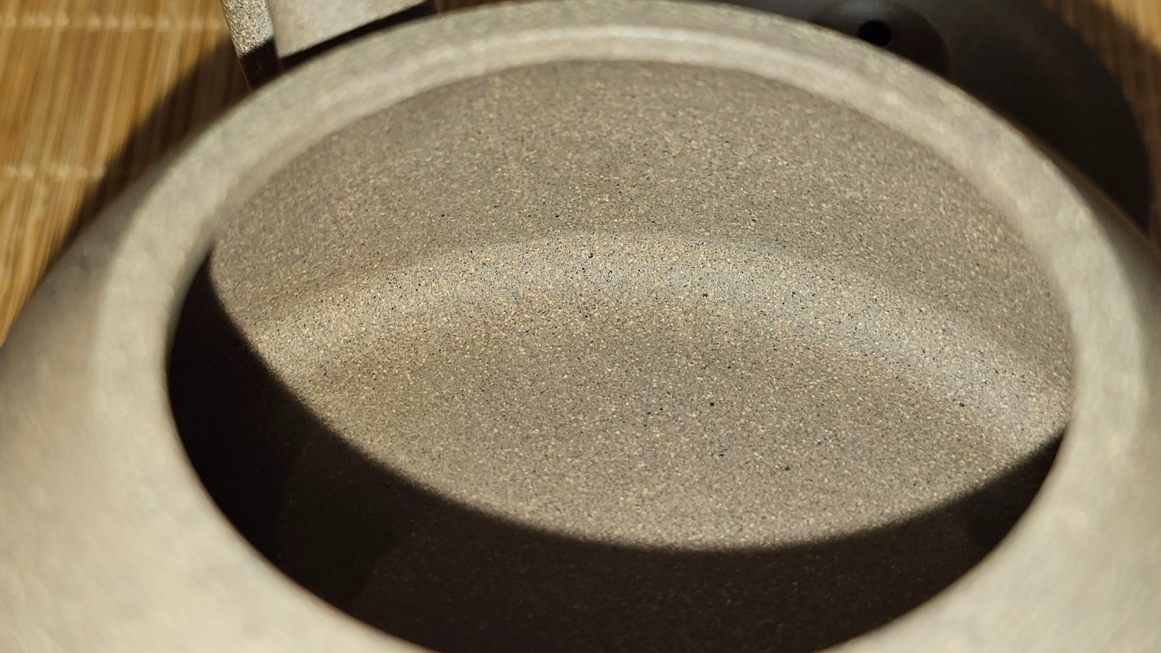 Ban Yue Hu《半月壶》~ "Half Moon Pot", 141.8ml, Qing Hui Duan 青灰段泥, by our Craftsman Zhang Huan 张欢, "Qing Gong Tu" 清供图 Engraving by Craftsman Nan Shan Lao Ren 南山老人 ~ Congratulations to!Mr T.A.! 2112hrs 12th August 2025, Samorin! Slovakia🇸🇰.