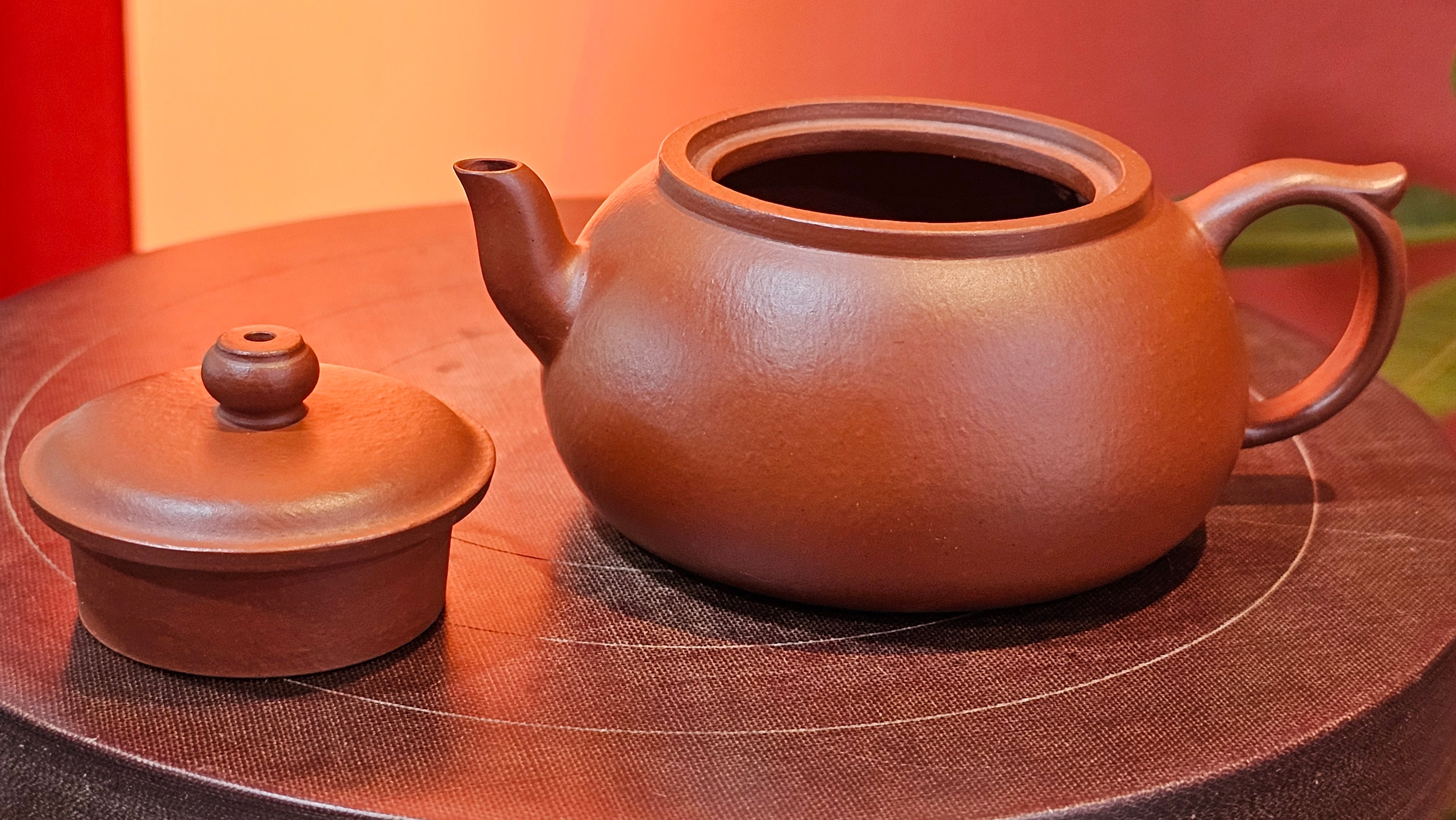 Guan Bo 观博, 97.3ml, Xiao Mei Yao Zhu Ni 小煤窑朱泥 by our Collaborative Craftsman Zhai Yi Yao 翟一耀 ~ Congratulations to Mr D.! 1106hrs 13th August 2025! Baldwin Park! CA.