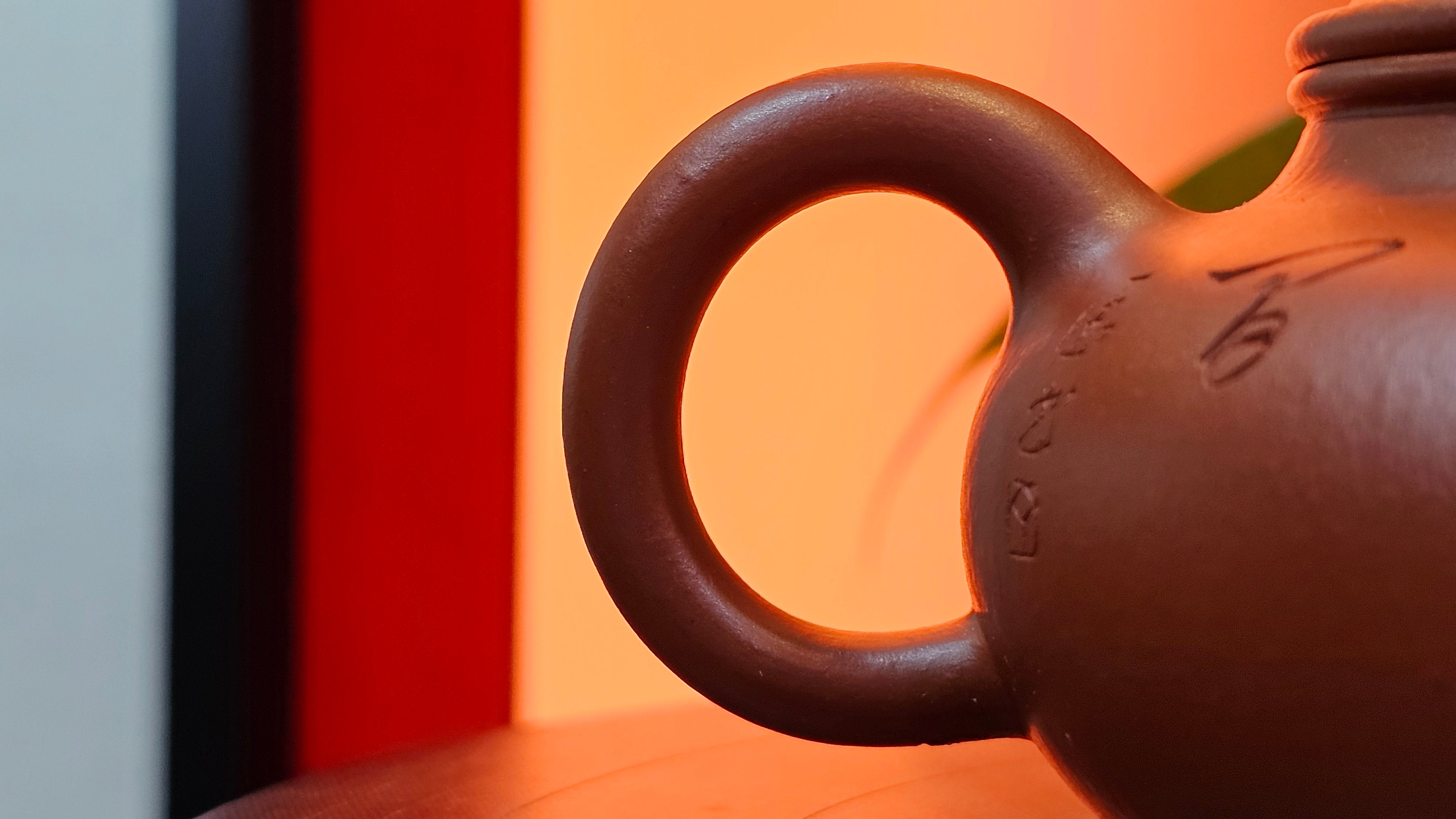 Rong Tian 容天, 145.5ml, Xiao Mei Yao Zhu Ni 小煤窑朱泥,  by Craftsman Chen Yue Fei 陈跃飞, Engraving by Craftsman Yi De Shu ~ Congratulations to!Tea Sommr Mr A.M., 1238hrs 16th August 2025, Padua! Italy🇮🇹!