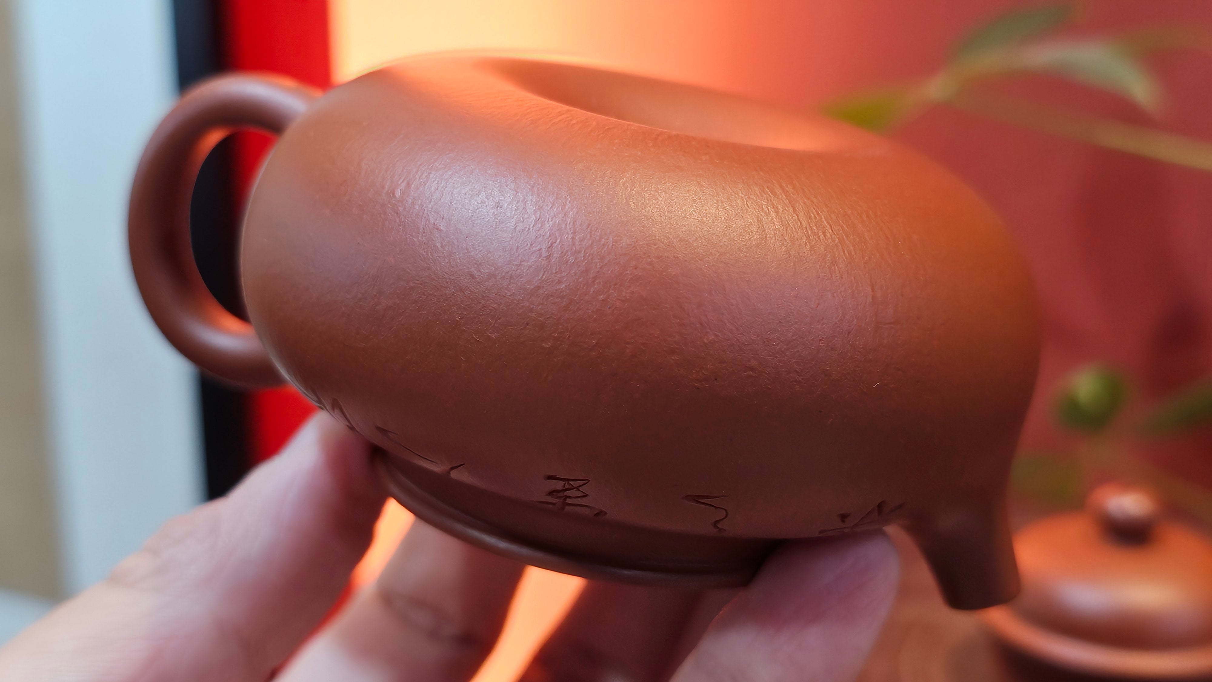 Rong Tian 容天, 145.5ml, Xiao Mei Yao Zhu Ni 小煤窑朱泥,  by Craftsman Chen Yue Fei 陈跃飞, Engraving by Craftsman Yi De Shu ~ Congratulations to!Tea Sommr Mr A.M., 1238hrs 16th August 2025, Padua! Italy🇮🇹!