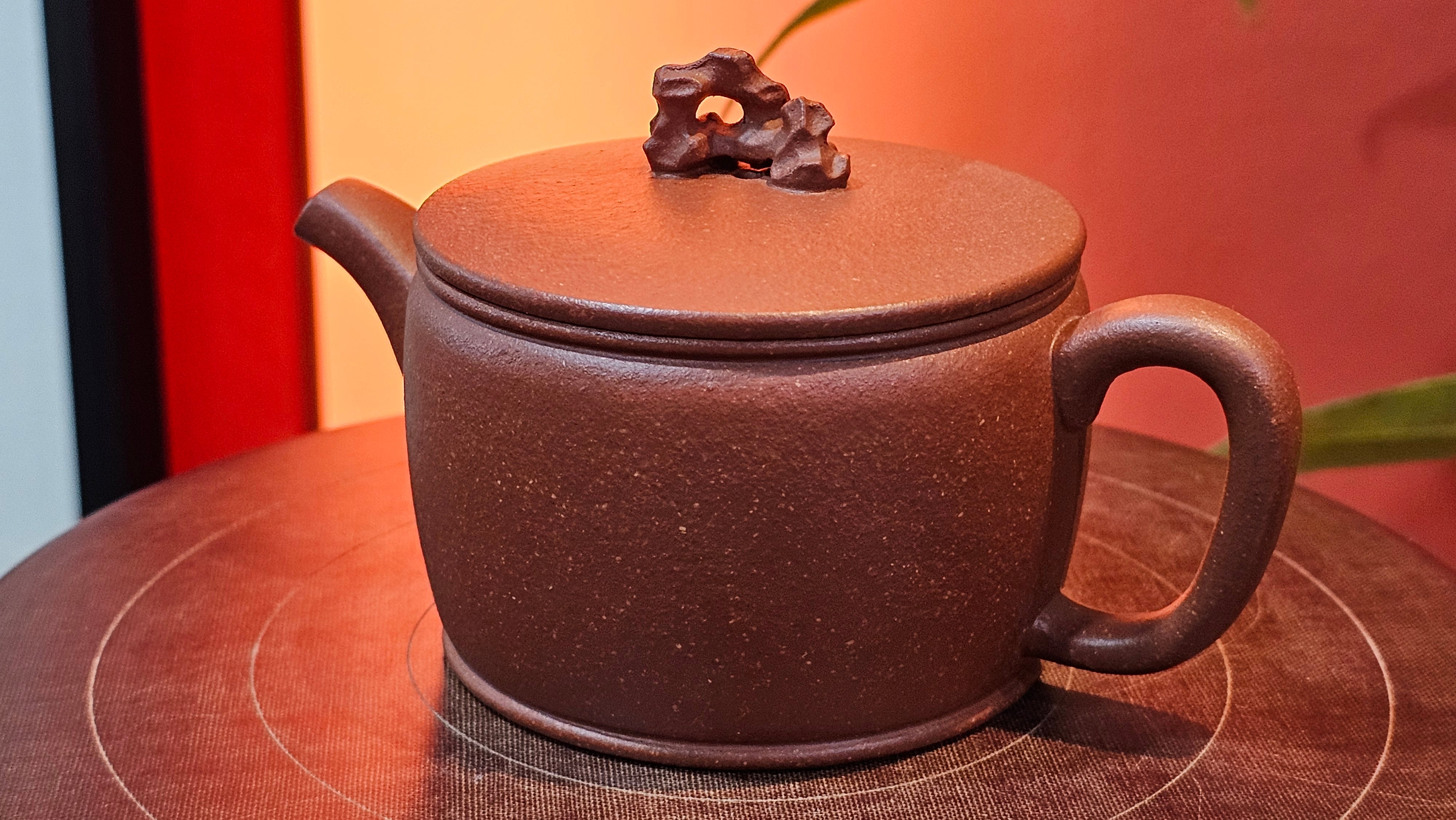 Han Wa 汉瓦 (Tai Hu Shi Knob 太湖石钮), 144.3ml, Hong Jiang Po Ni, by Craftsman Chen Gui Zhi (Red JiangPoNi rarer than Yellow JiangPoNi, XiaoMeiYao & ZhaoZhuang ZhuNi)~Congratulations to Ms J.P.! 14058hrs 16th August 2025! Salem, OR!