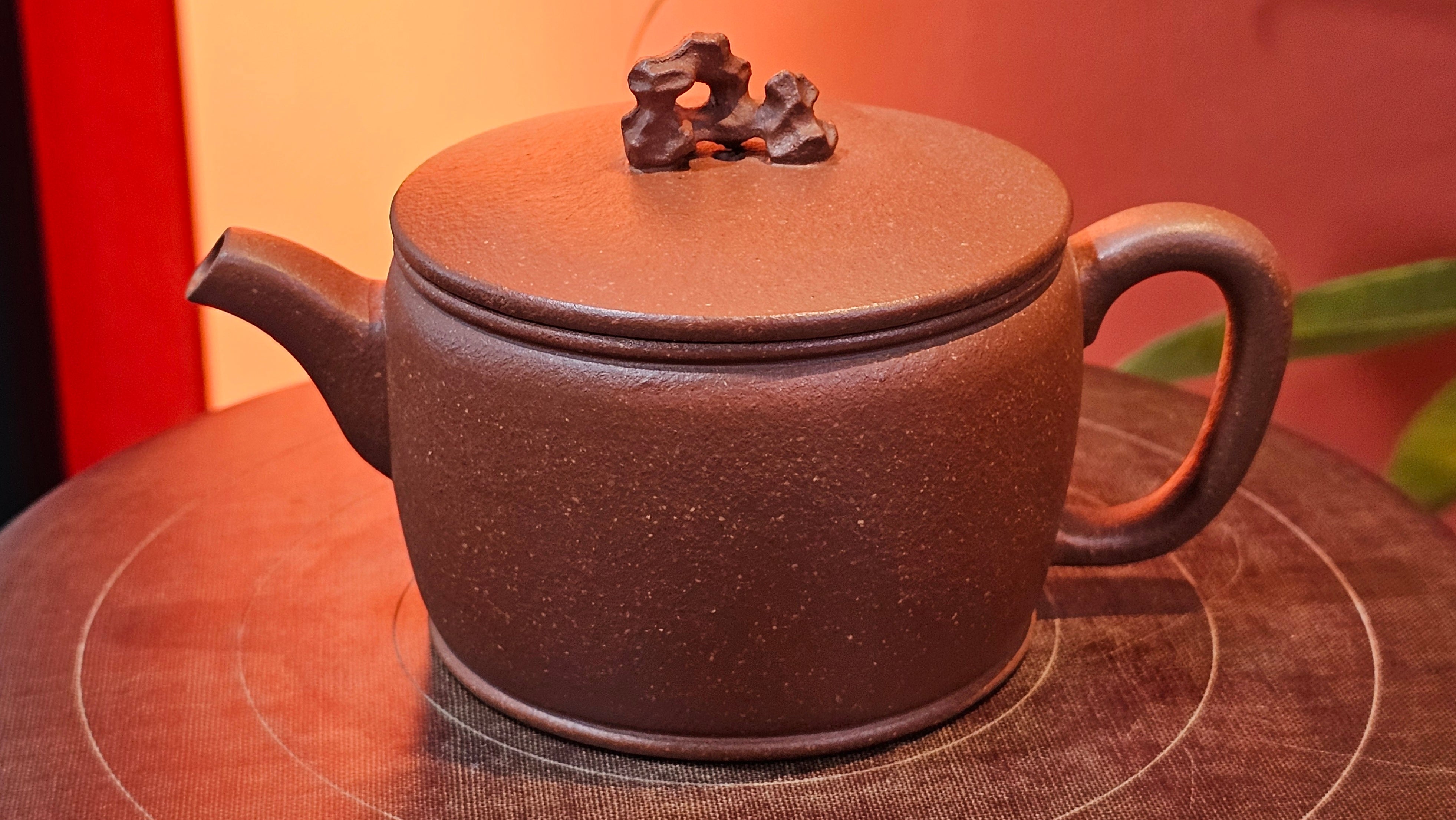 Han Wa 汉瓦 (Tai Hu Shi Knob 太湖石钮), 144.3ml, Hong Jiang Po Ni, by Craftsman Chen Gui Zhi (Red JiangPoNi rarer than Yellow JiangPoNi, XiaoMeiYao & ZhaoZhuang ZhuNi)~Congratulations to Ms J.P.! 14058hrs 16th August 2025! Salem, OR!