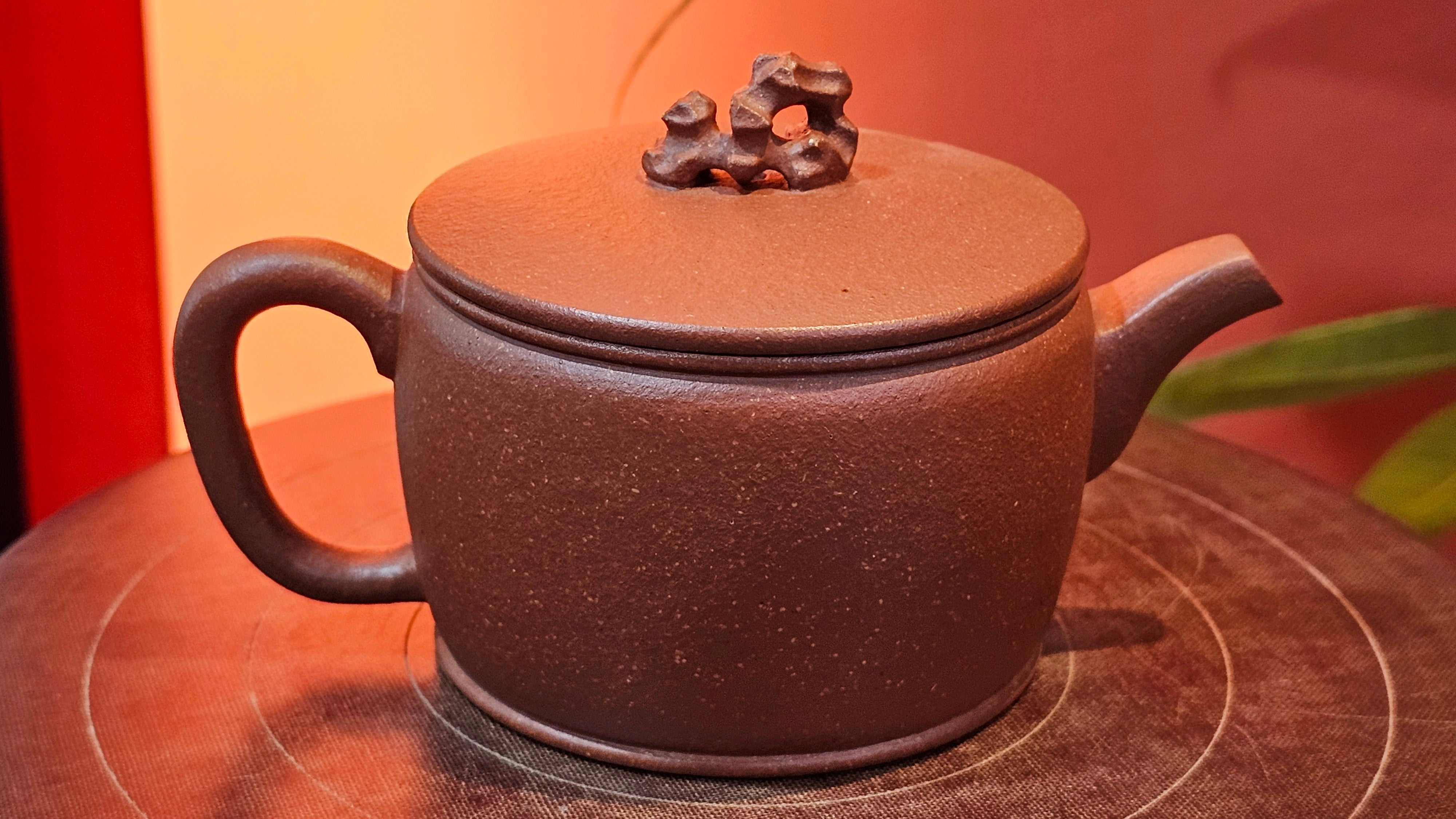 Han Wa 汉瓦 (Tai Hu Shi Knob 太湖石钮), 144.3ml, Hong Jiang Po Ni, by Craftsman Chen Gui Zhi (Red JiangPoNi rarer than Yellow JiangPoNi, XiaoMeiYao & ZhaoZhuang ZhuNi)~Congratulations to Ms J.P.! 14058hrs 16th August 2025! Salem, OR!