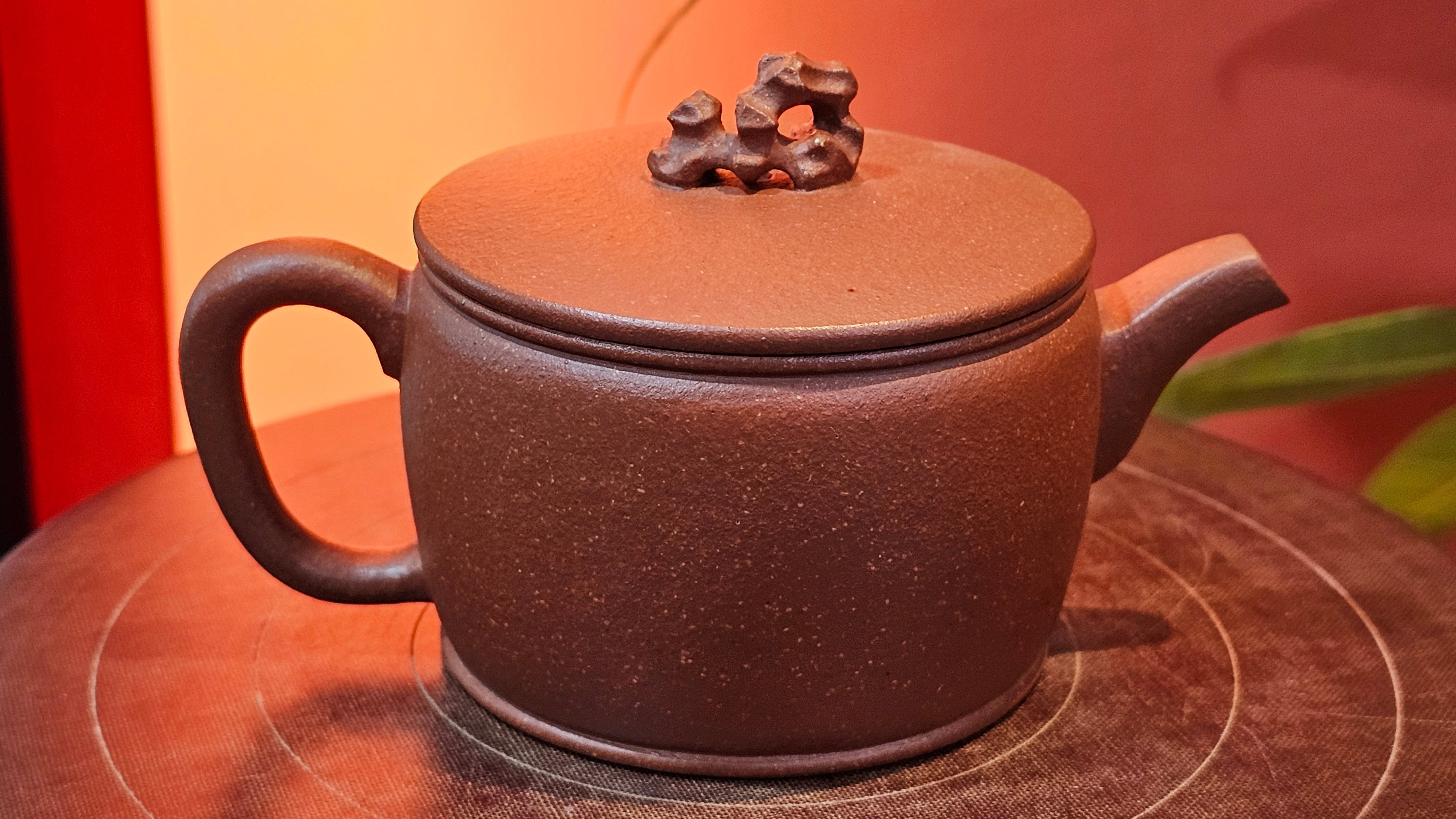 Han Wa 汉瓦 (Tai Hu Shi Knob 太湖石钮), 144.3ml, Hong Jiang Po Ni, by Craftsman Chen Gui Zhi (Red JiangPoNi rarer than Yellow JiangPoNi, XiaoMeiYao & ZhaoZhuang ZhuNi)~Congratulations to Ms J.P.! 14058hrs 16th August 2025! Salem, OR!