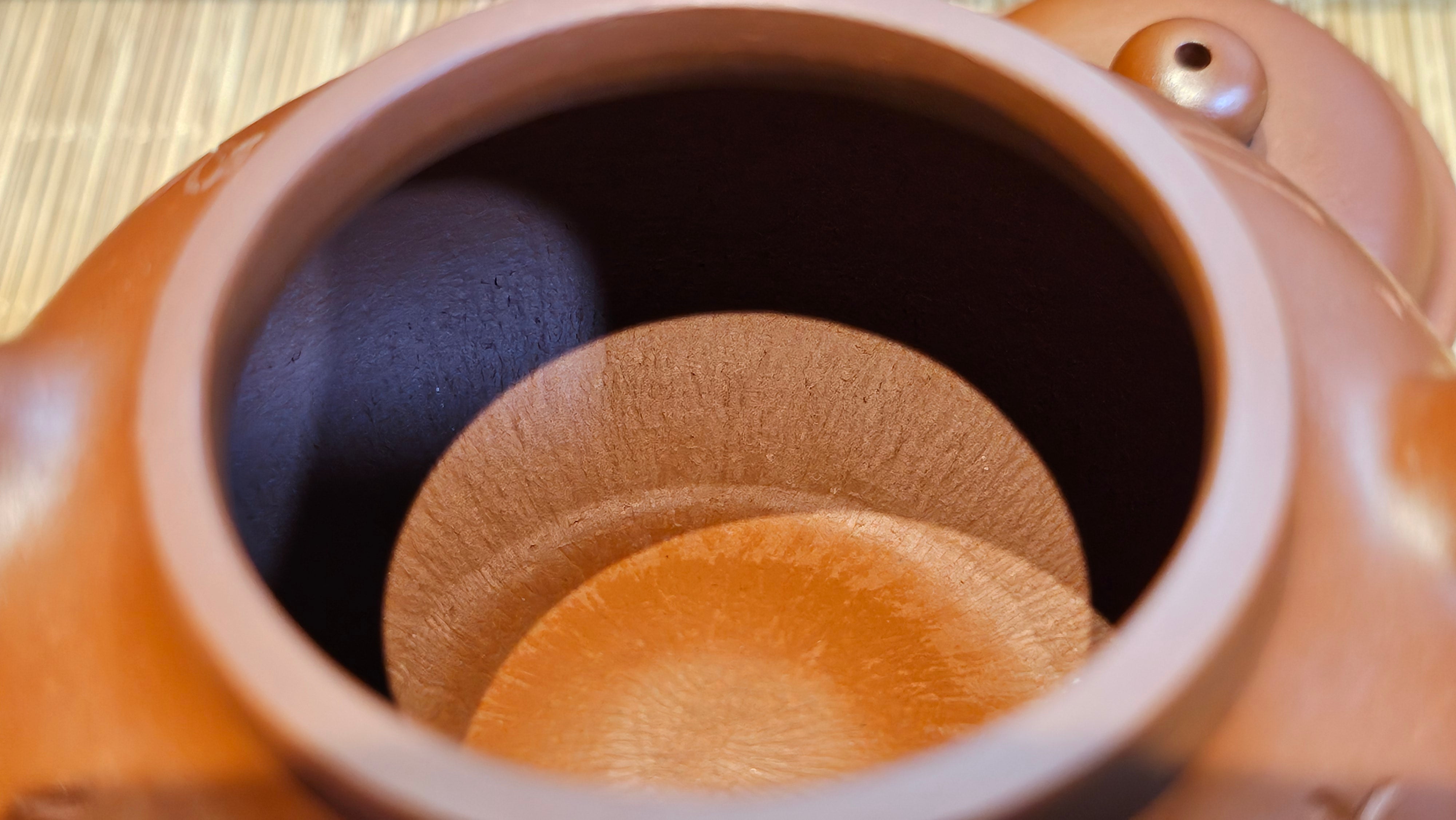 Rong Tian 容天, 145.5ml, Xiao Mei Yao Zhu Ni 小煤窑朱泥,  by Craftsman Chen Yue Fei 陈跃飞, Engraving by Craftsman Yi De Shu ~ Congratulations to!Tea Sommr Mr A.M., 1238hrs 16th August 2025, Padua! Italy🇮🇹!