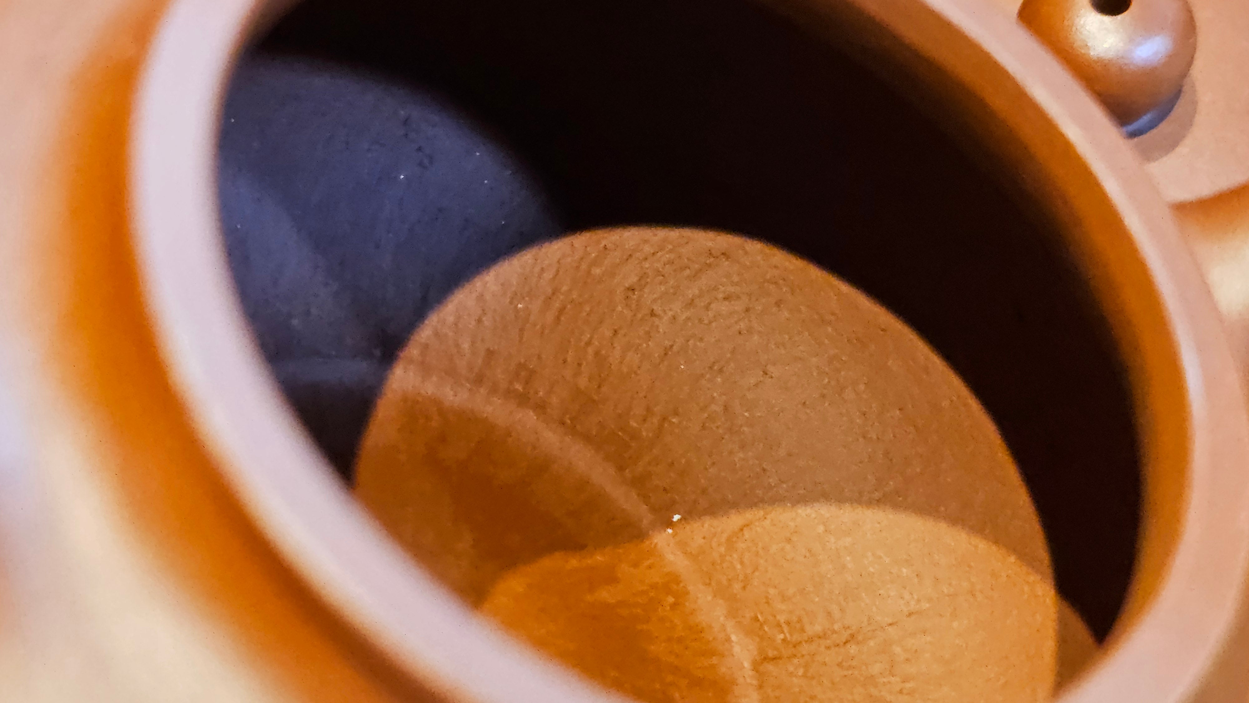 Rong Tian 容天, 145.5ml, Xiao Mei Yao Zhu Ni 小煤窑朱泥,  by Craftsman Chen Yue Fei 陈跃飞, Engraving by Craftsman Yi De Shu ~ Congratulations to!Tea Sommr Mr A.M., 1238hrs 16th August 2025, Padua! Italy🇮🇹!