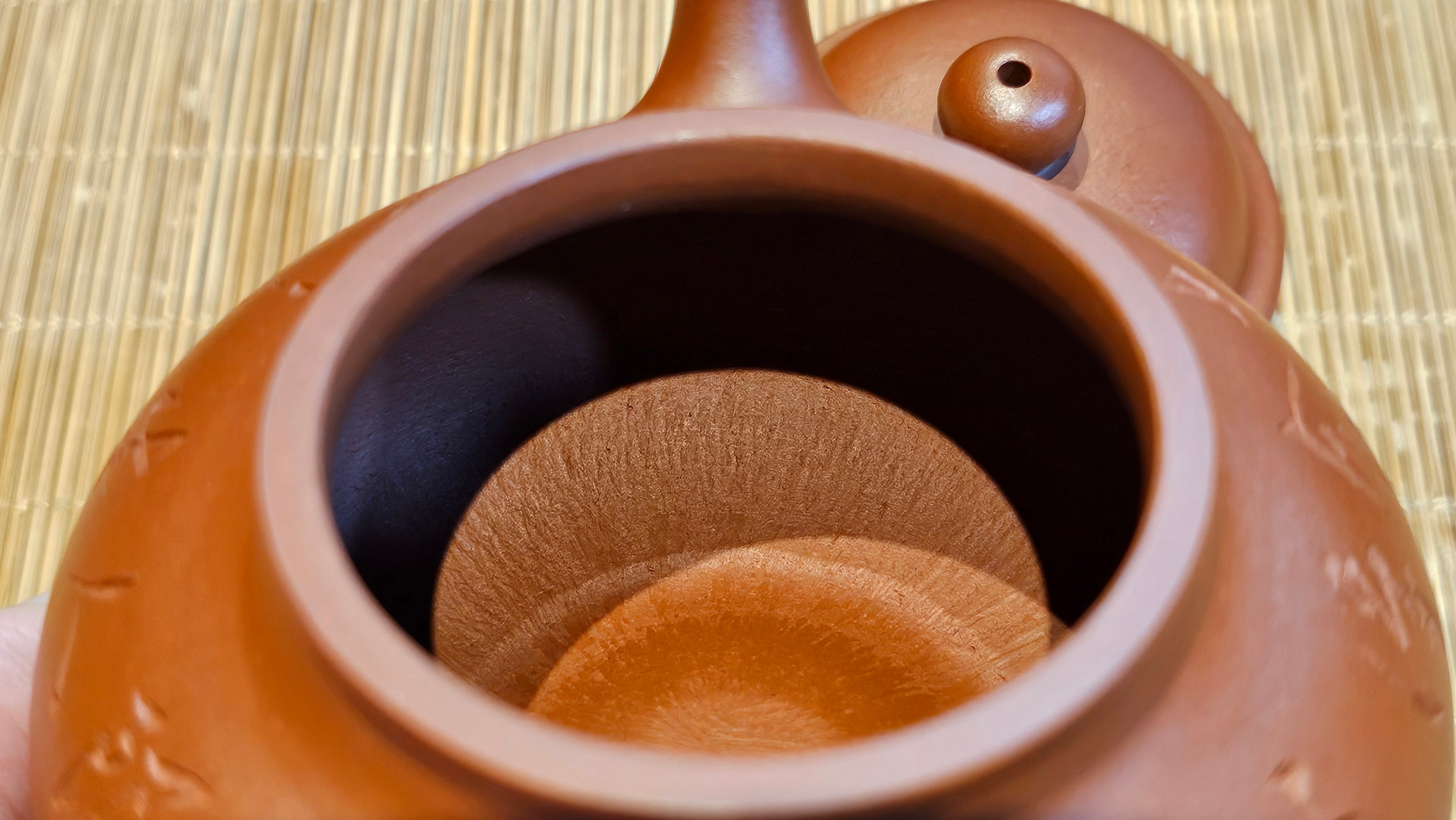 Rong Tian 容天, 145.5ml, Xiao Mei Yao Zhu Ni 小煤窑朱泥,  by Craftsman Chen Yue Fei 陈跃飞, Engraving by Craftsman Yi De Shu ~ Congratulations to!Tea Sommr Mr A.M., 1238hrs 16th August 2025, Padua! Italy🇮🇹!