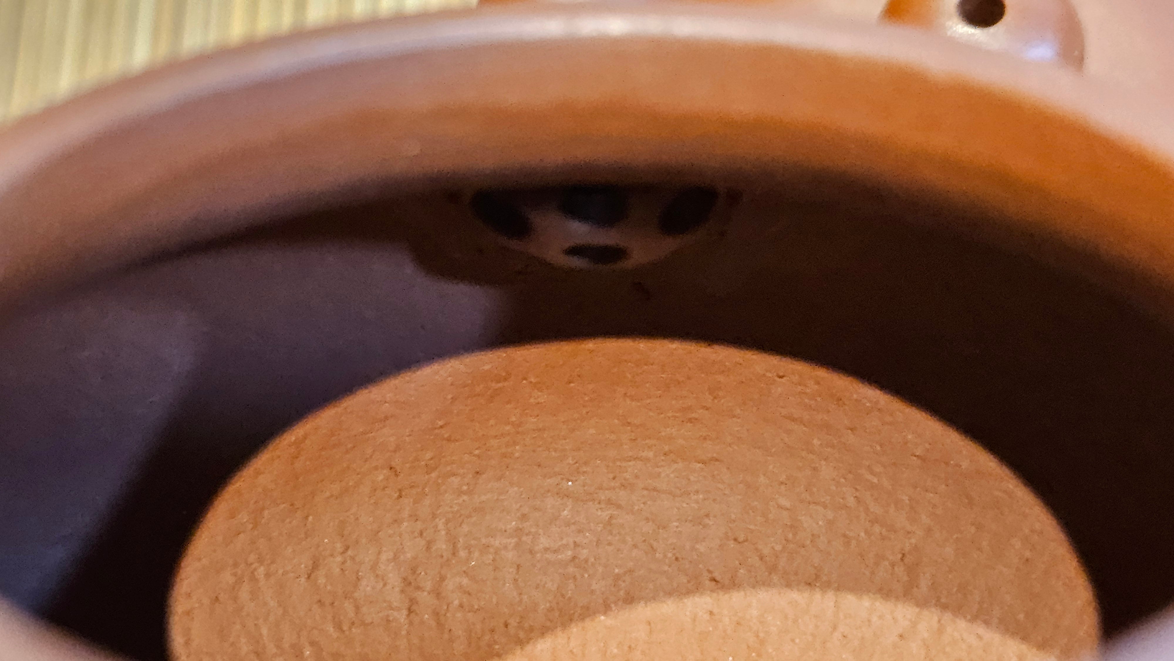 Rong Tian 容天, 145.5ml, Xiao Mei Yao Zhu Ni 小煤窑朱泥,  by Craftsman Chen Yue Fei 陈跃飞, Engraving by Craftsman Yi De Shu ~ Congratulations to!Tea Sommr Mr A.M., 1238hrs 16th August 2025, Padua! Italy🇮🇹!