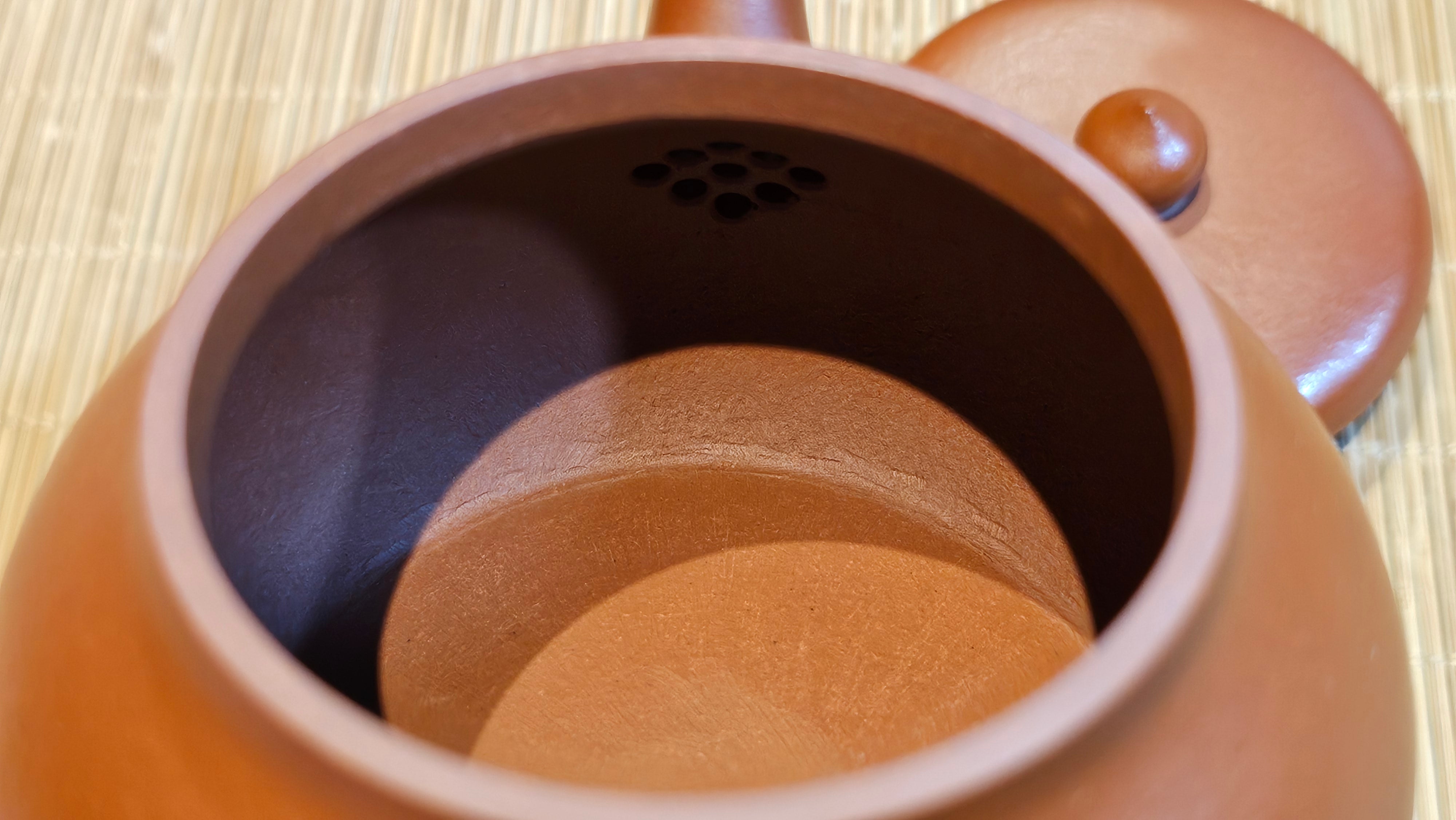 Yi Pin Hu, 252.3ml (largish), Xiao Mei Yao Zhu Ni 小煤窑朱泥,  by Craftsman Chen Yue Fei 陈跃飞 ~ Congratulations to!Mr J.G., 1059hrs 18th August 2025, Invergowrie, Australia🇦🇺!