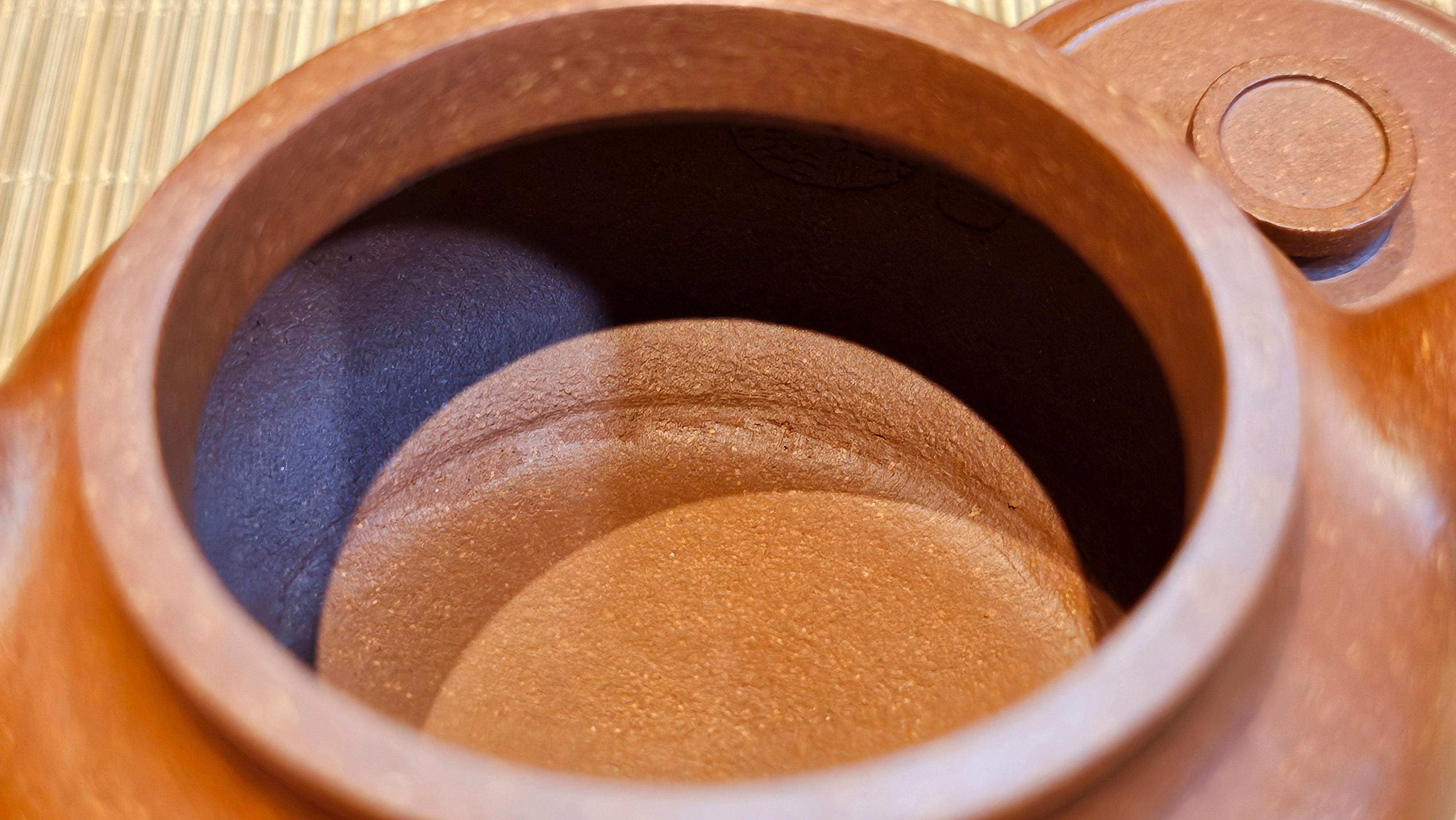 Song Jin Hu《颂金壶》, 151.5ml, Hong Jiang Po Ni 红降坡泥, by Craftsman Chen Gui Zhi 陈桂枝。(Red JiangPoNi rarer than Yellow JiangPoNi, XiaoMeiYao & ZhaoZhuang ZhuNi) ~ Congratulations to!Tea Sommr A.M., 1238hrs 16th August 2025, Padua, Italy🇮🇹!