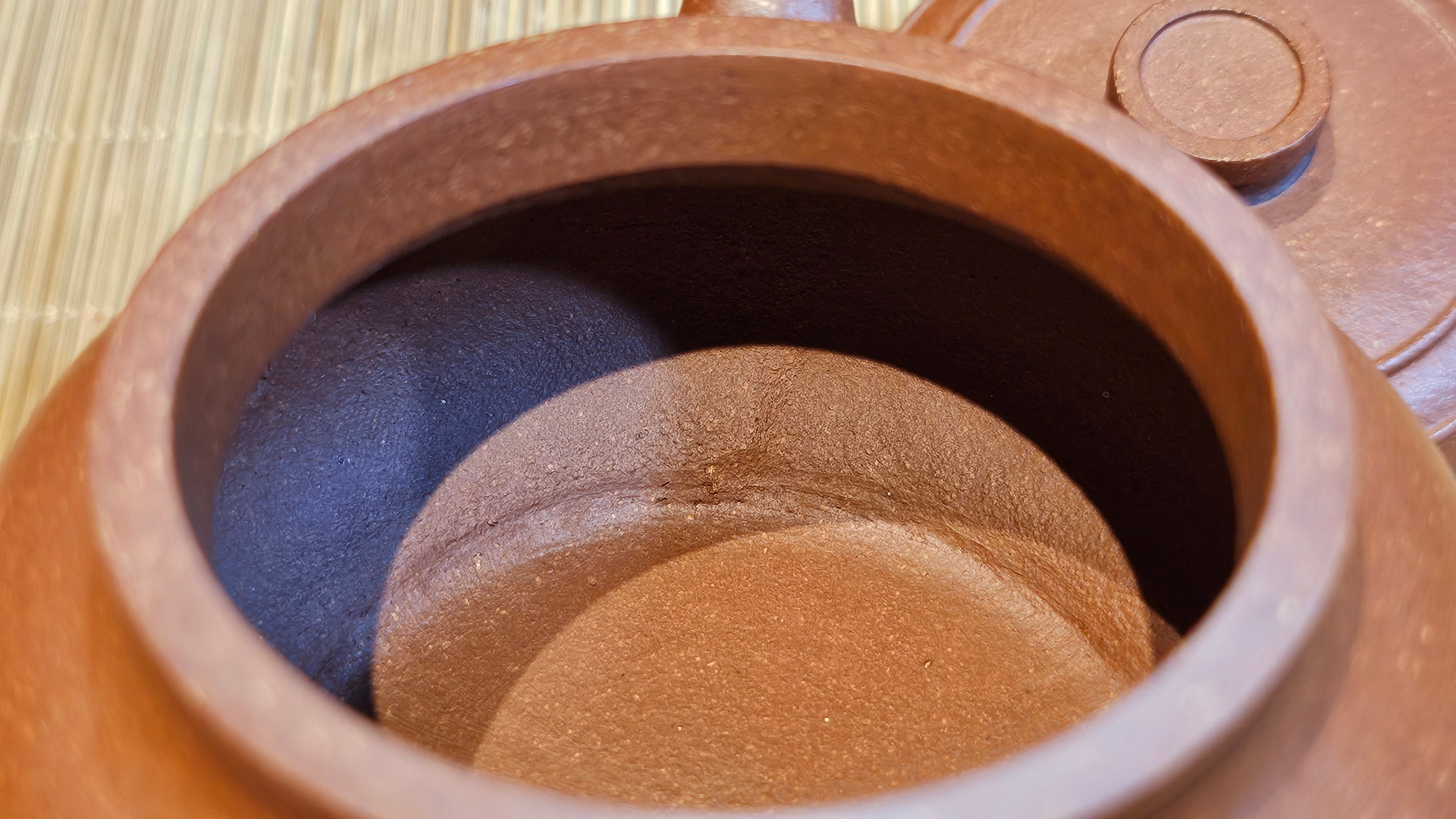 Song Jin Hu《颂金壶》, 151.5ml, Hong Jiang Po Ni 红降坡泥, by Craftsman Chen Gui Zhi 陈桂枝。(Red JiangPoNi rarer than Yellow JiangPoNi, XiaoMeiYao & ZhaoZhuang ZhuNi) ~ Congratulations to!Tea Sommr A.M., 1238hrs 16th August 2025, Padua, Italy🇮🇹!