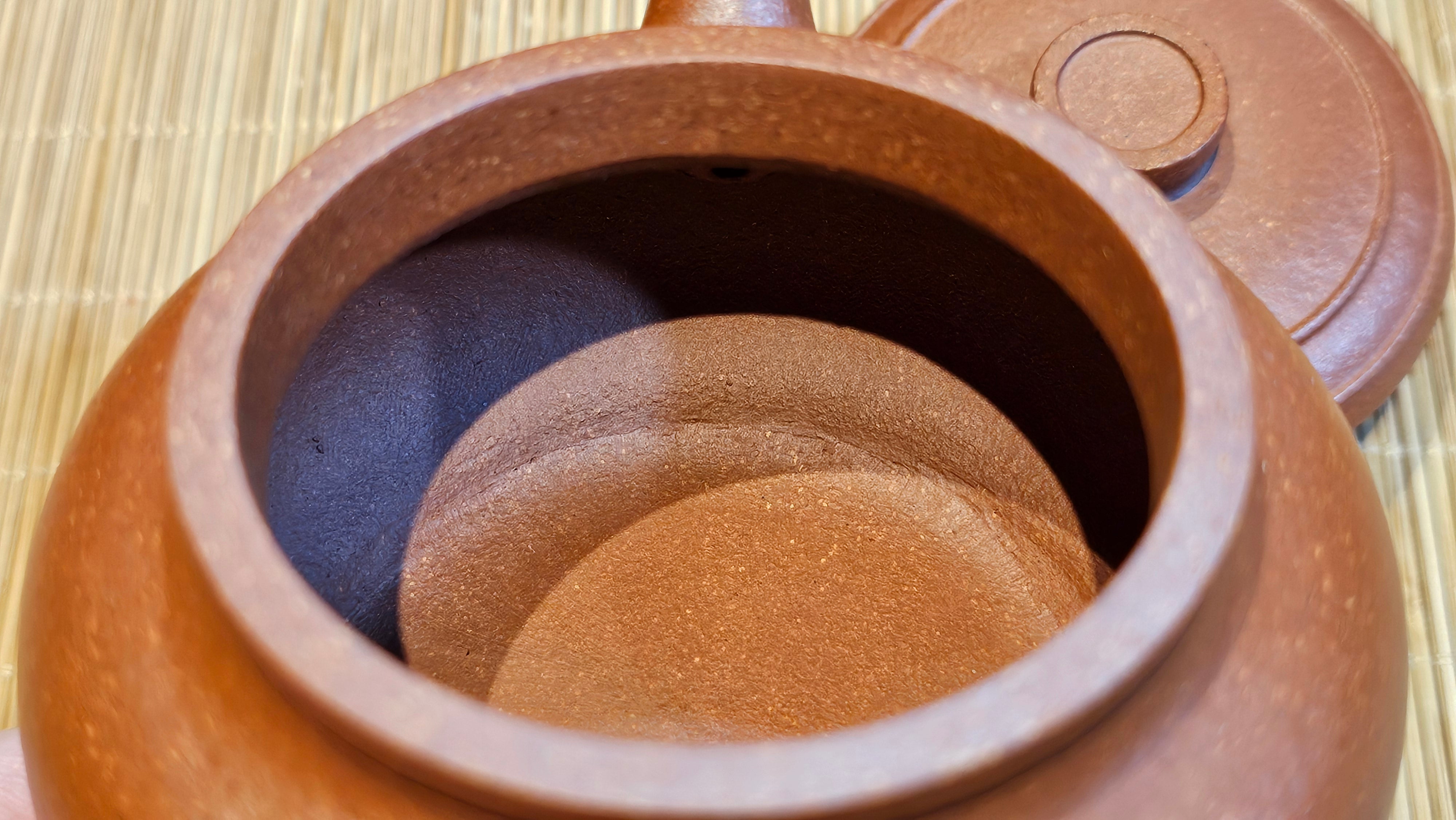 Song Jin Hu《颂金壶》, 151.5ml, Hong Jiang Po Ni 红降坡泥, by Craftsman Chen Gui Zhi 陈桂枝。(Red JiangPoNi rarer than Yellow JiangPoNi, XiaoMeiYao & ZhaoZhuang ZhuNi) ~ Congratulations to!Tea Sommr A.M., 1238hrs 16th August 2025, Padua, Italy🇮🇹!