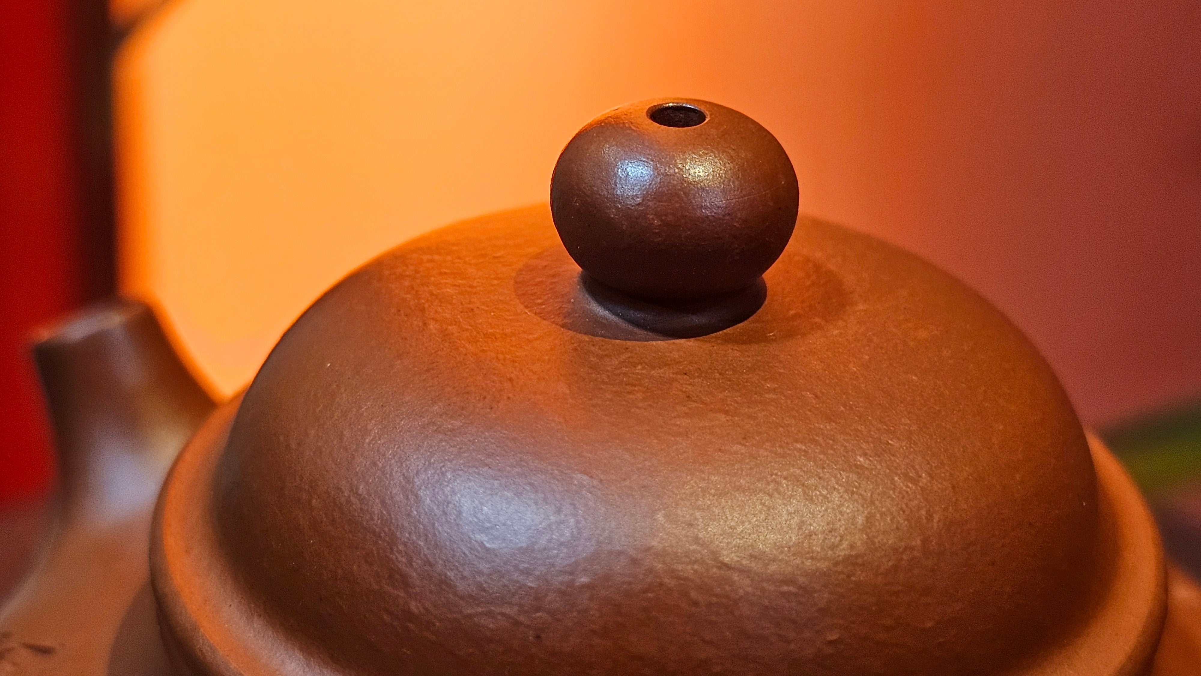 Rong Tian 容天, 145.5ml, Xiao Mei Yao Zhu Ni 小煤窑朱泥,  by Craftsman Chen Yue Fei 陈跃飞, Engraving by Craftsman Yi De Shu ~ Congratulations to!Tea Sommr Mr A.M., 1238hrs 16th August 2025, Padua! Italy🇮🇹!