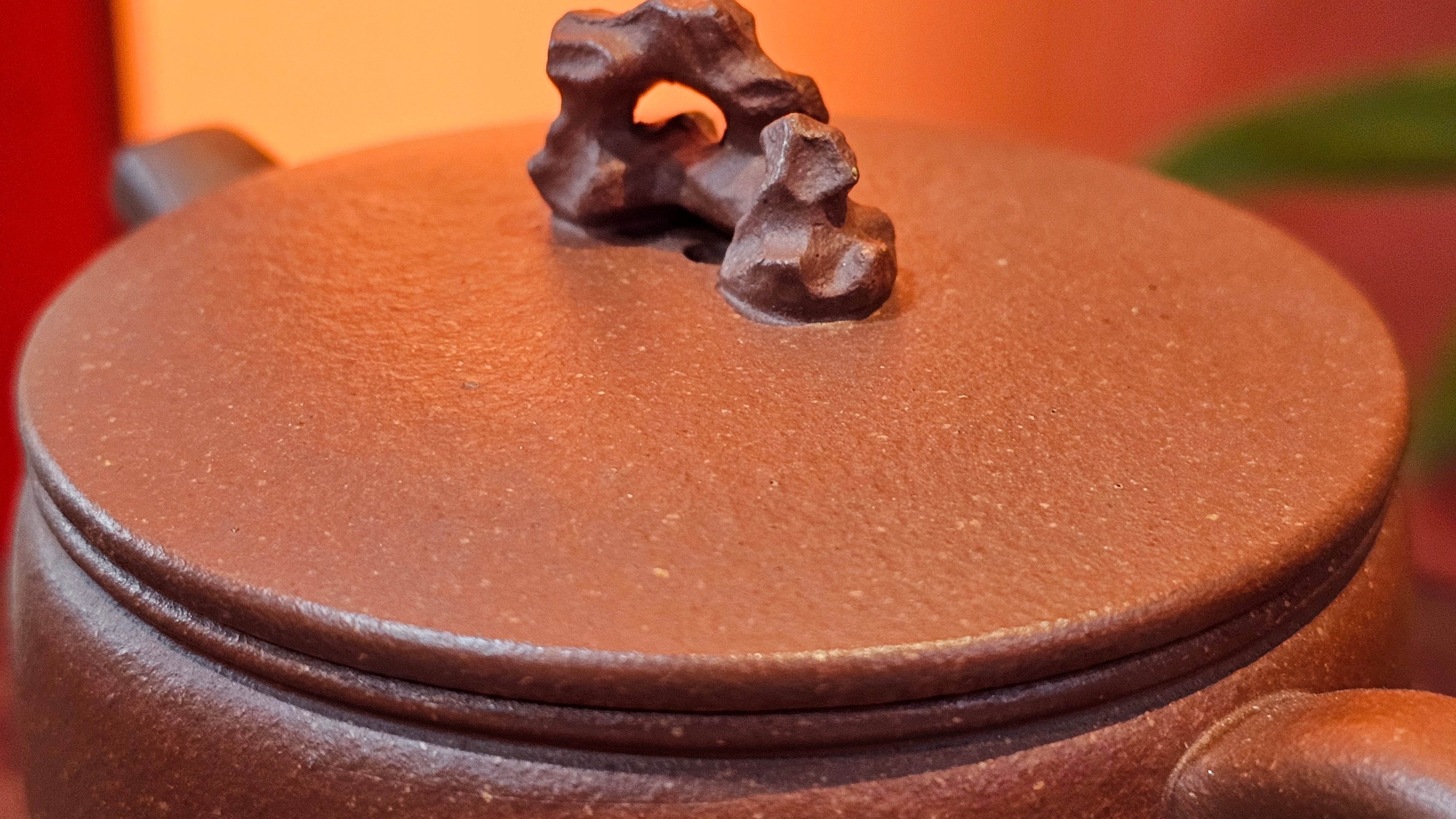 Han Wa 汉瓦 (Tai Hu Shi Knob 太湖石钮), 144.3ml, Hong Jiang Po Ni, by Craftsman Chen Gui Zhi (Red JiangPoNi rarer than Yellow JiangPoNi, XiaoMeiYao & ZhaoZhuang ZhuNi)~Congratulations to Ms J.P.! 14058hrs 16th August 2025! Salem, OR!