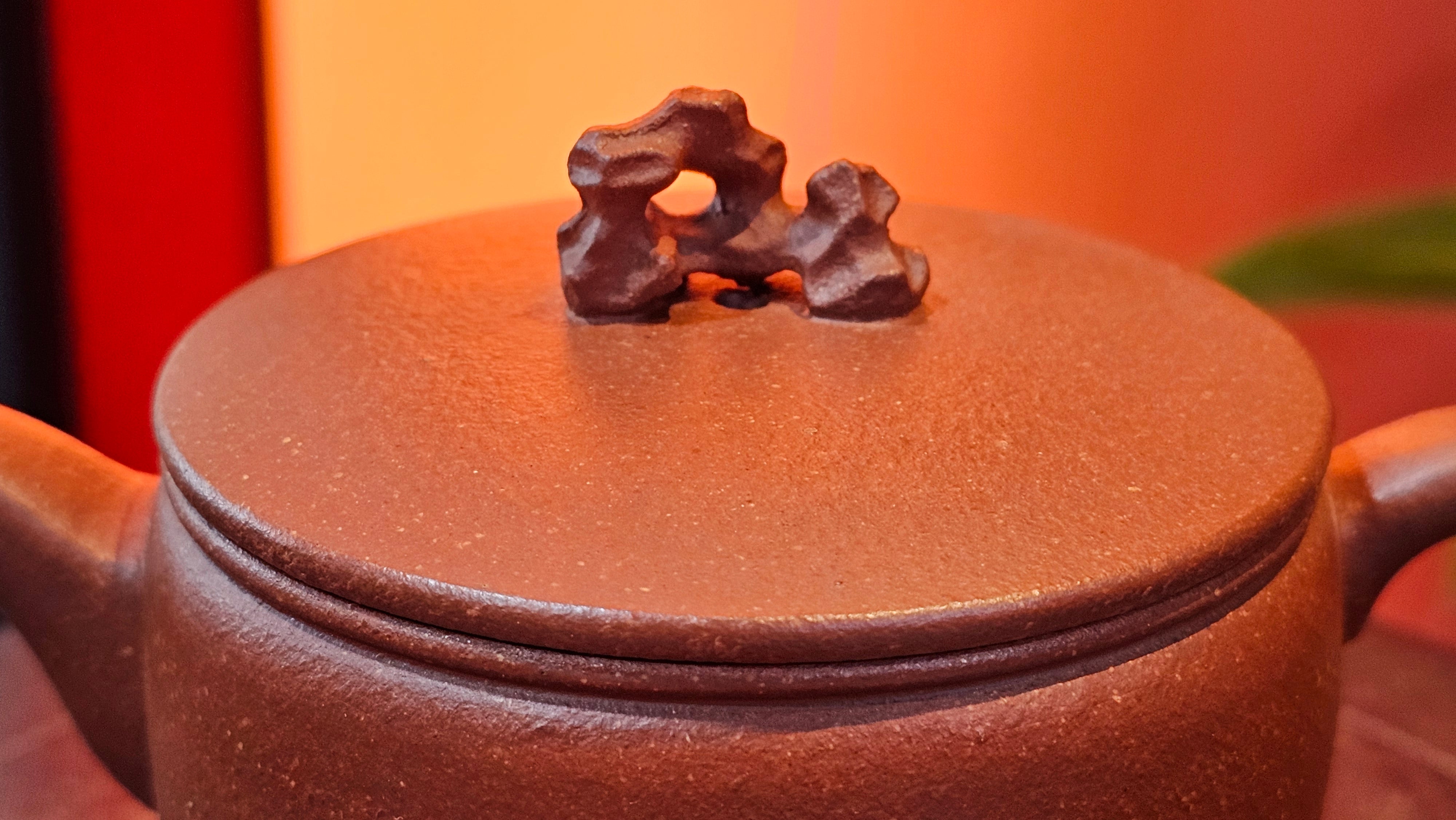 Han Wa 汉瓦 (Tai Hu Shi Knob 太湖石钮), 144.3ml, Hong Jiang Po Ni, by Craftsman Chen Gui Zhi (Red JiangPoNi rarer than Yellow JiangPoNi, XiaoMeiYao & ZhaoZhuang ZhuNi)~Congratulations to Ms J.P.! 14058hrs 16th August 2025! Salem, OR!