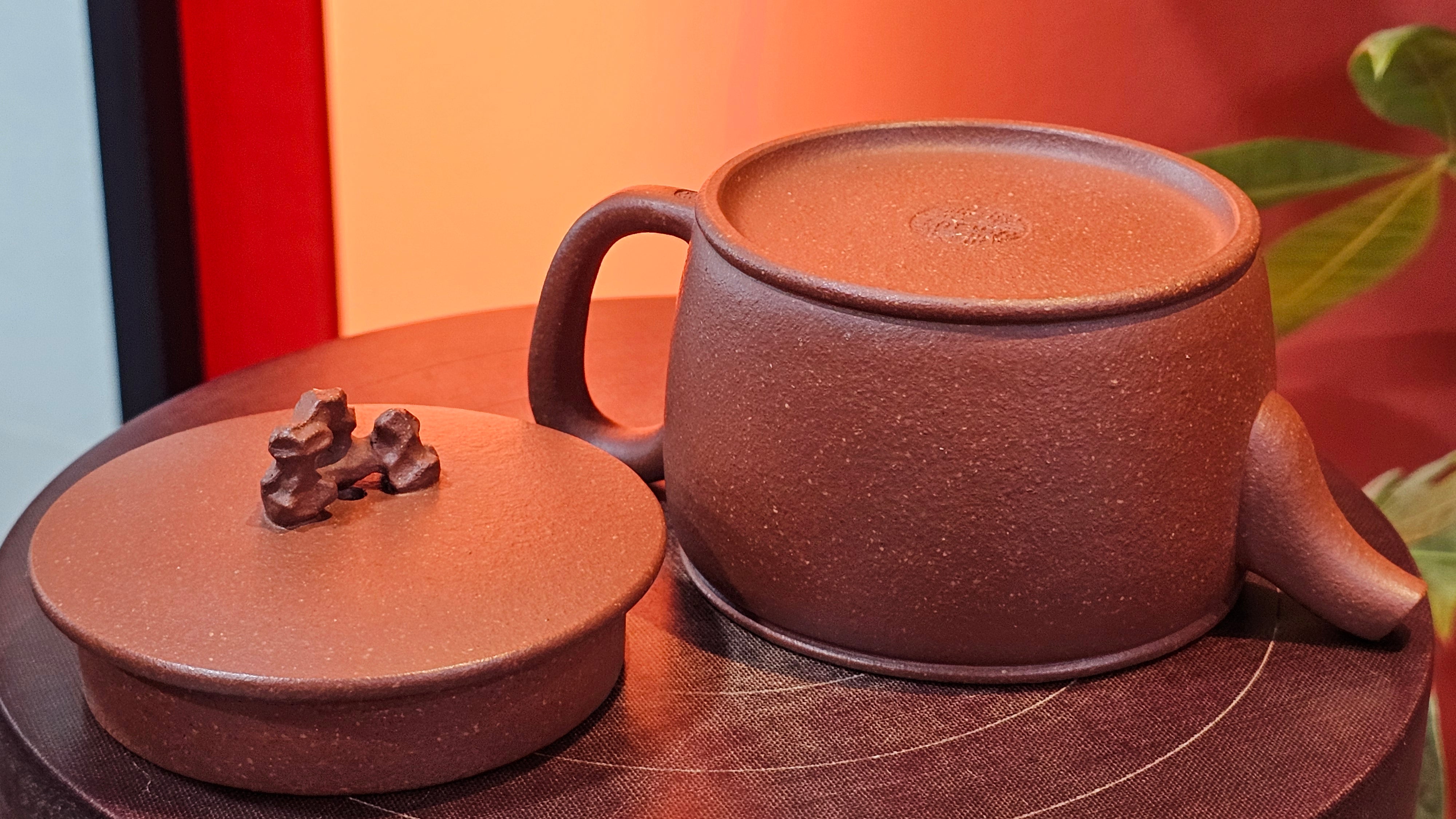 Han Wa 汉瓦 (Tai Hu Shi Knob 太湖石钮), 144.3ml, Hong Jiang Po Ni, by Craftsman Chen Gui Zhi (Red JiangPoNi rarer than Yellow JiangPoNi, XiaoMeiYao & ZhaoZhuang ZhuNi)~Congratulations to Ms J.P.! 14058hrs 16th August 2025! Salem, OR!