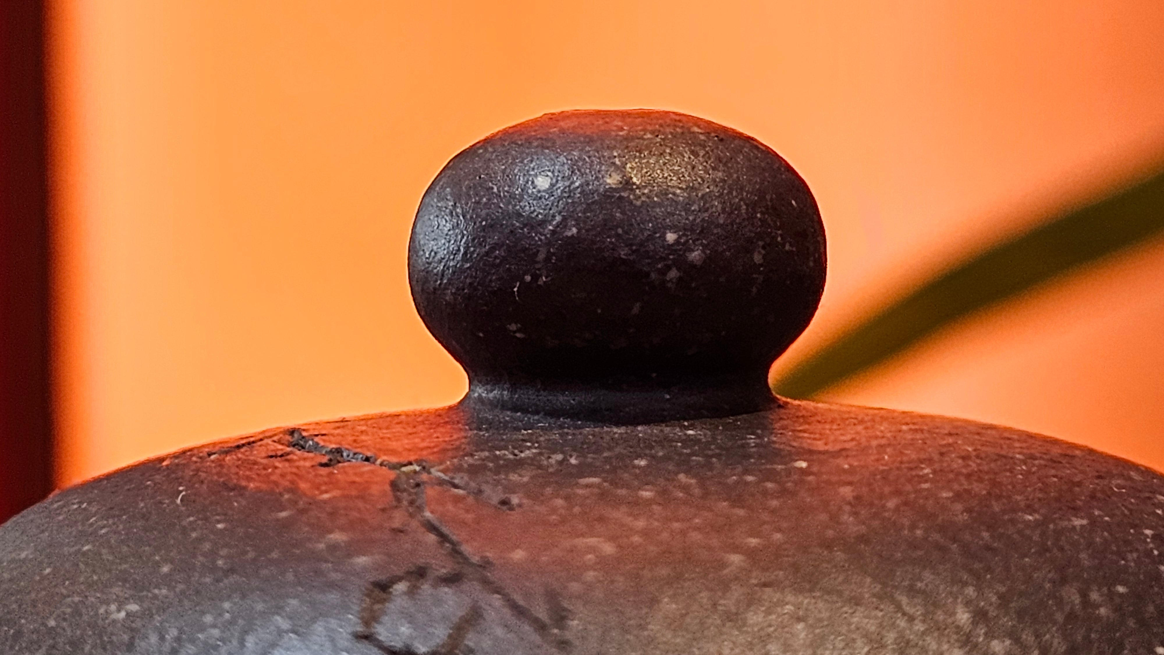 Du Zhi Hu《笃志壶》, 171.6ml, Hei Zi Ni 黑紫泥, by our Craftsman Zhang Huan 张欢, Calligraphy and Plum Blossoms Engraving by Craftsman Yi Cheng 逸成 ~ Congratulations!to Ms S.M.! 1722hrs 14th August 2025, Velden! The Netherlands🇳🇱!