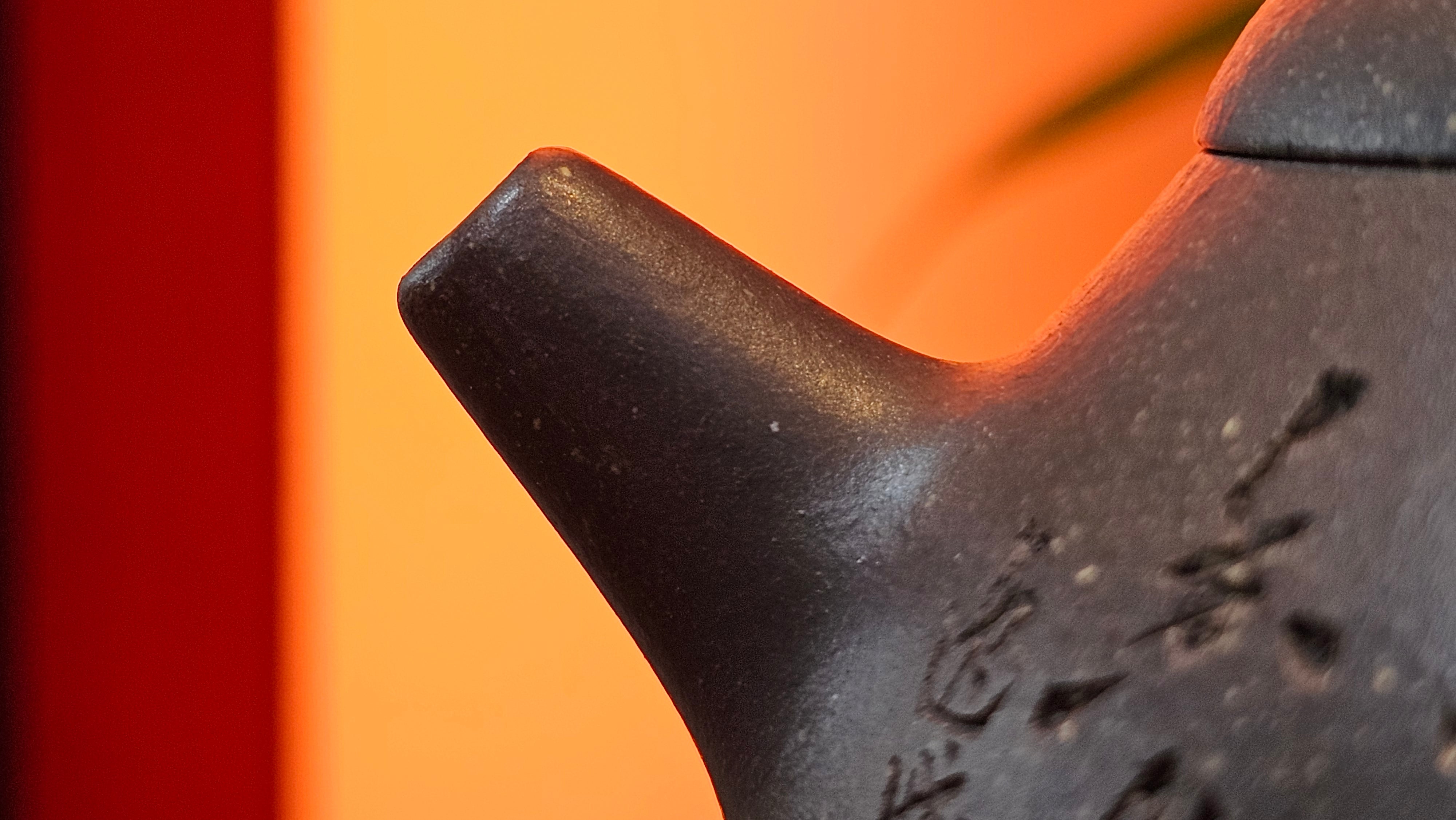 Du Zhi Hu《笃志壶》, 171.6ml, Hei Zi Ni 黑紫泥, by our Craftsman Zhang Huan 张欢, Calligraphy and Plum Blossoms Engraving by Craftsman Yi Cheng 逸成 ~ Congratulations!to Ms S.M.! 1722hrs 14th August 2025, Velden! The Netherlands🇳🇱!