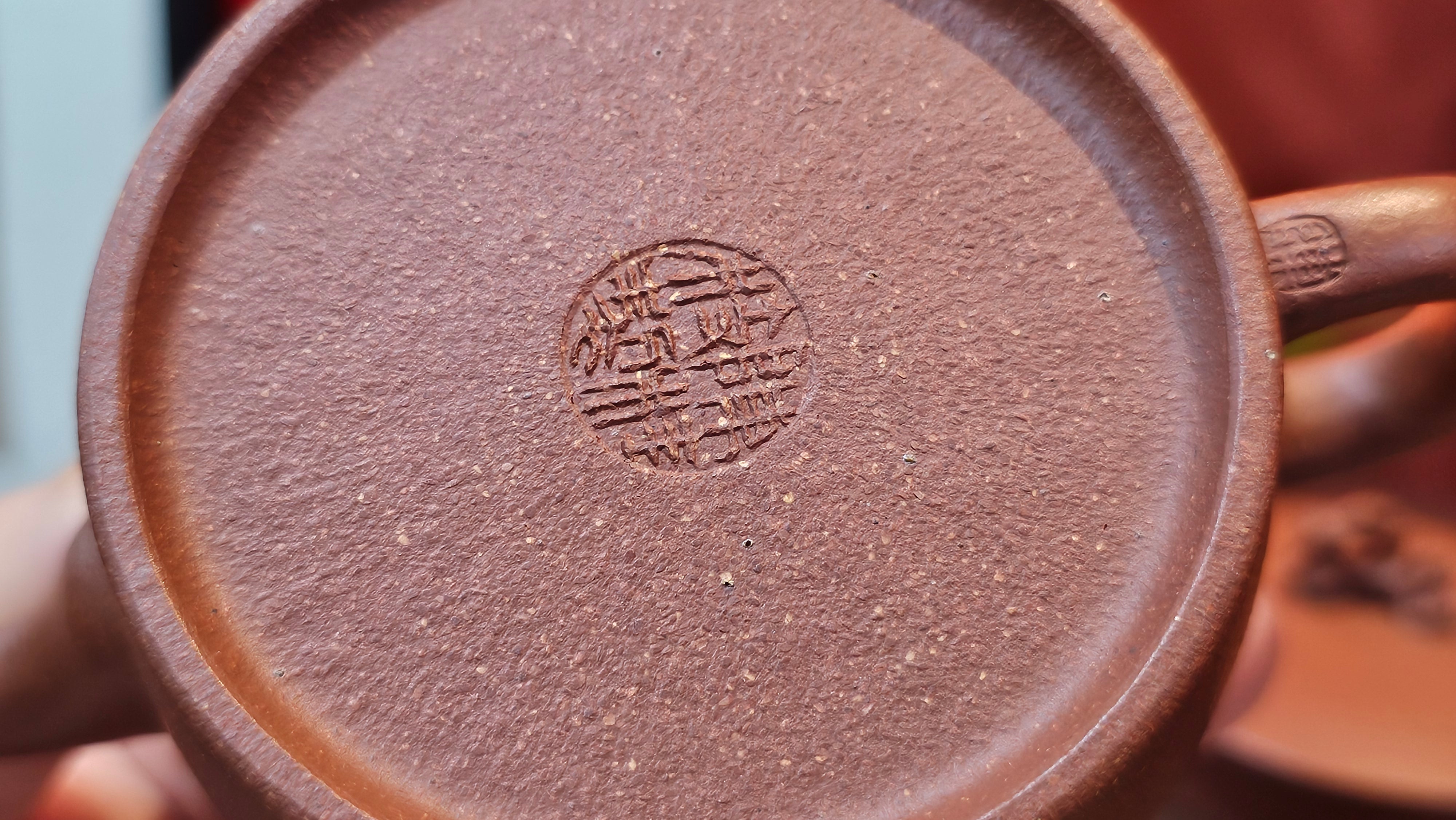 Han Wa 汉瓦 (Tai Hu Shi Knob 太湖石钮), 144.3ml, Hong Jiang Po Ni, by Craftsman Chen Gui Zhi (Red JiangPoNi rarer than Yellow JiangPoNi, XiaoMeiYao & ZhaoZhuang ZhuNi)~Congratulations to Ms J.P.! 14058hrs 16th August 2025! Salem, OR!