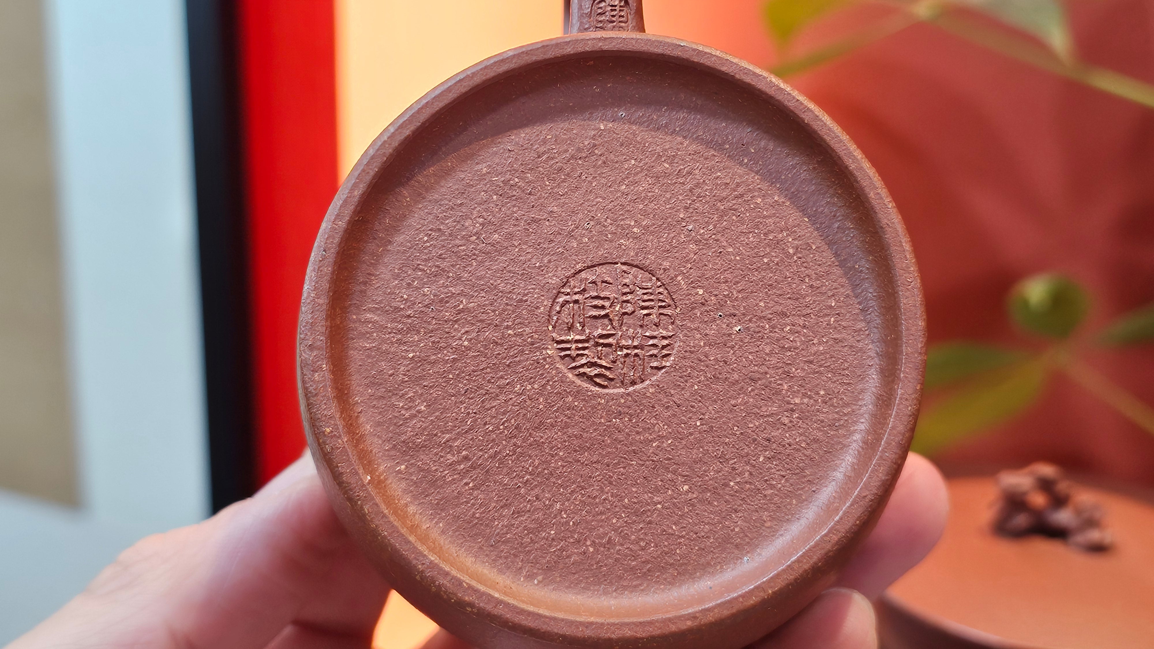 Han Wa 汉瓦 (Tai Hu Shi Knob 太湖石钮), 144.3ml, Hong Jiang Po Ni, by Craftsman Chen Gui Zhi (Red JiangPoNi rarer than Yellow JiangPoNi, XiaoMeiYao & ZhaoZhuang ZhuNi)~Congratulations to Ms J.P.! 14058hrs 16th August 2025! Salem, OR!