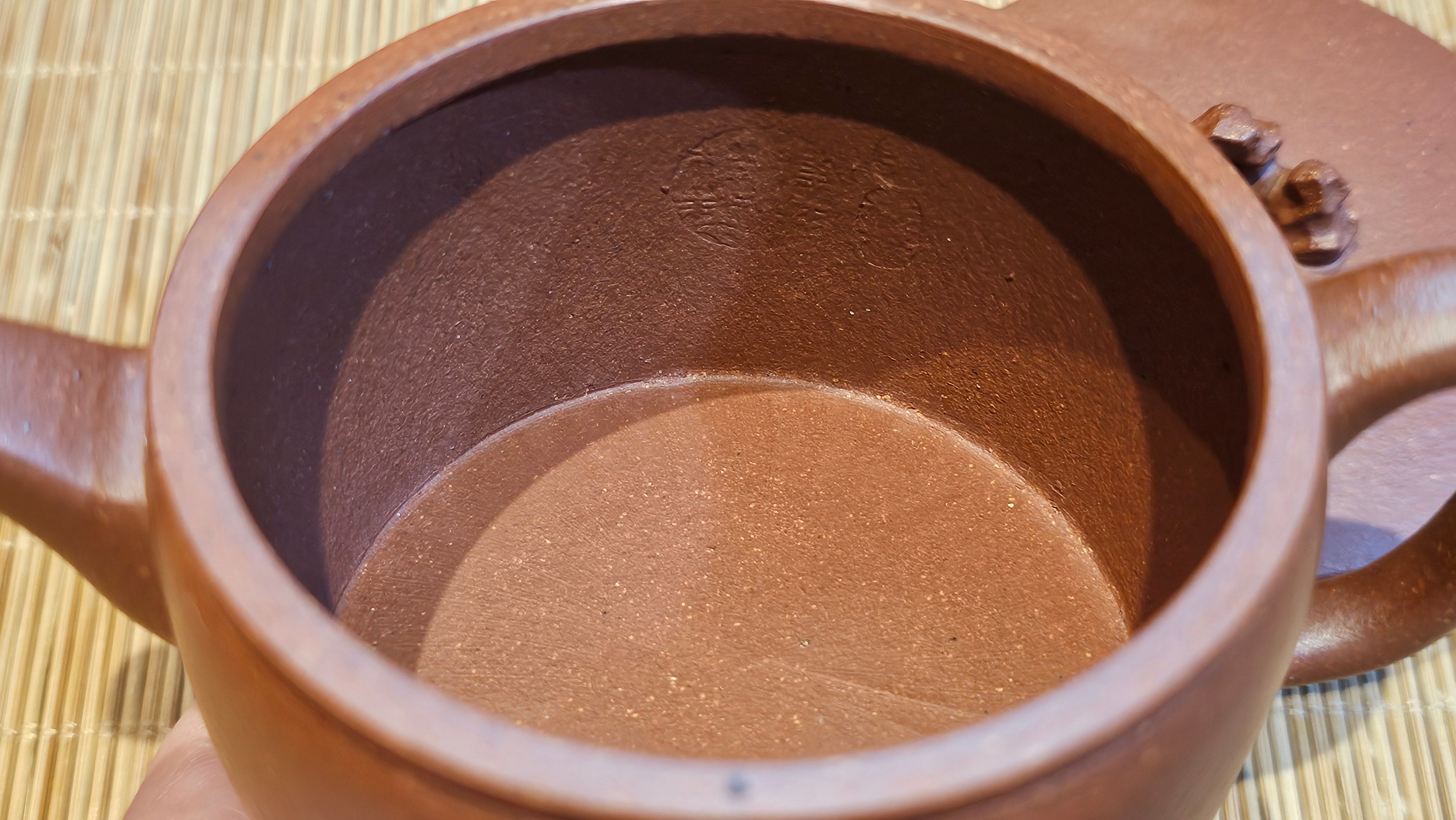 Han Wa 汉瓦 (Tai Hu Shi Knob 太湖石钮), 144.3ml, Hong Jiang Po Ni, by Craftsman Chen Gui Zhi (Red JiangPoNi rarer than Yellow JiangPoNi, XiaoMeiYao & ZhaoZhuang ZhuNi)~Congratulations to Ms J.P.! 14058hrs 16th August 2025! Salem, OR!