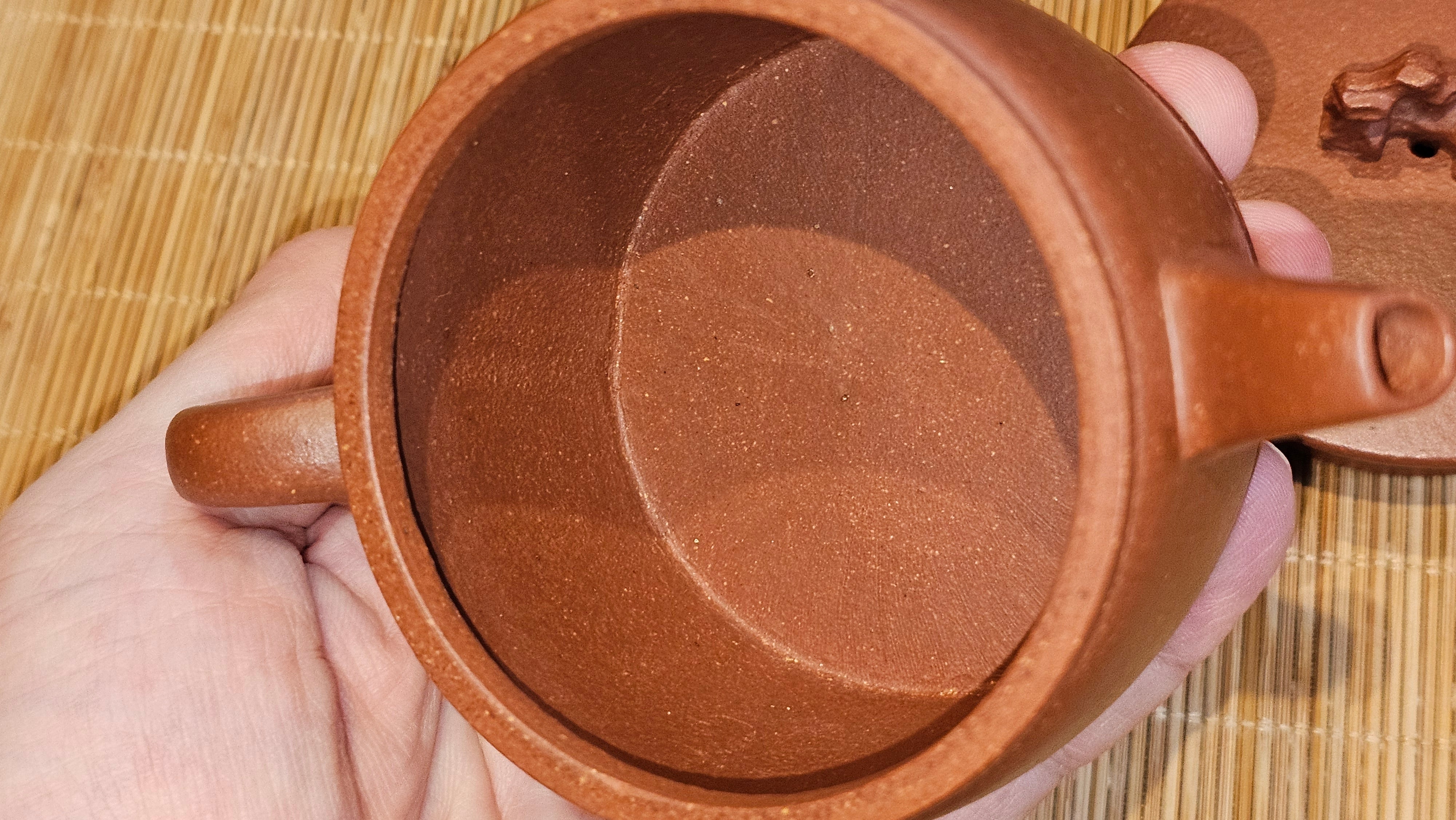 Han Wa 汉瓦 (Tai Hu Shi Knob 太湖石钮), 144.3ml, Hong Jiang Po Ni, by Craftsman Chen Gui Zhi (Red JiangPoNi rarer than Yellow JiangPoNi, XiaoMeiYao & ZhaoZhuang ZhuNi)~Congratulations to Ms J.P.! 14058hrs 16th August 2025! Salem, OR!