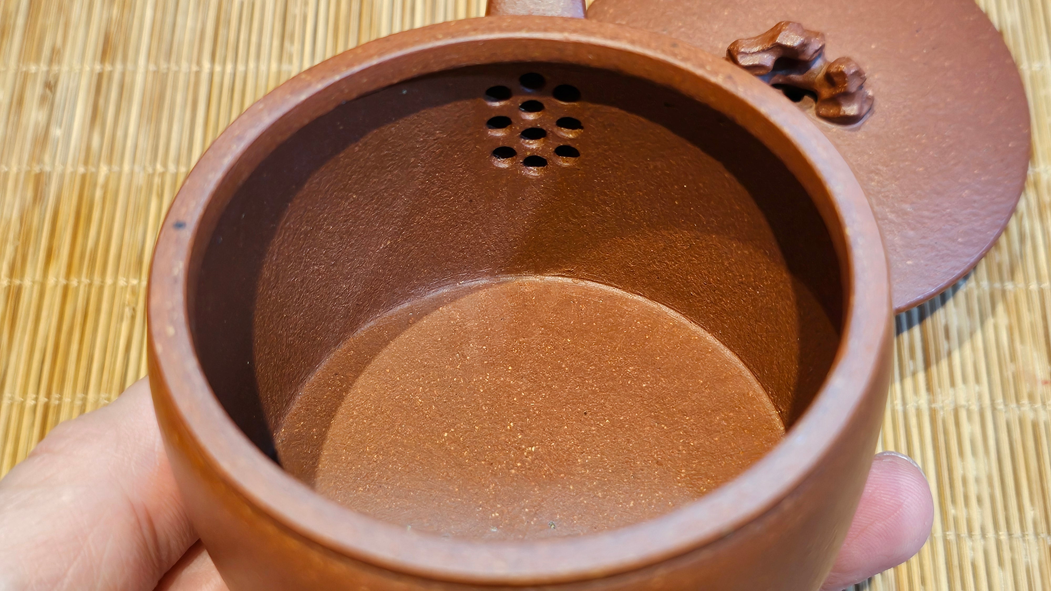 Han Wa 汉瓦 (Tai Hu Shi Knob 太湖石钮), 144.3ml, Hong Jiang Po Ni, by Craftsman Chen Gui Zhi (Red JiangPoNi rarer than Yellow JiangPoNi, XiaoMeiYao & ZhaoZhuang ZhuNi)~Congratulations to Ms J.P.! 14058hrs 16th August 2025! Salem, OR!