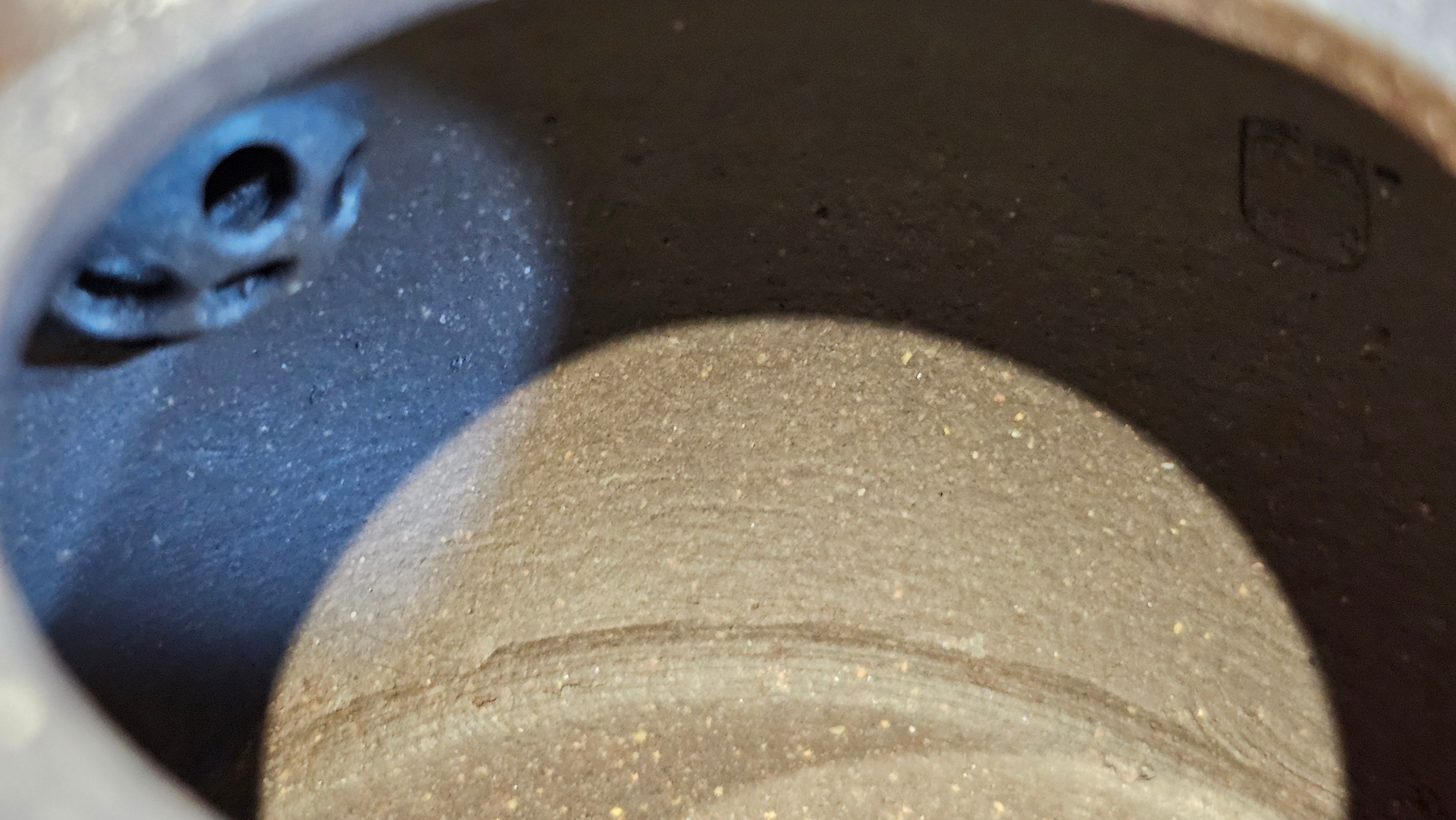 Du Zhi Hu《笃志壶》, 171.6ml, Hei Zi Ni 黑紫泥, by our Craftsman Zhang Huan 张欢, Calligraphy and Plum Blossoms Engraving by Craftsman Yi Cheng 逸成 ~ Congratulations!to Ms S.M.! 1722hrs 14th August 2025, Velden! The Netherlands🇳🇱!