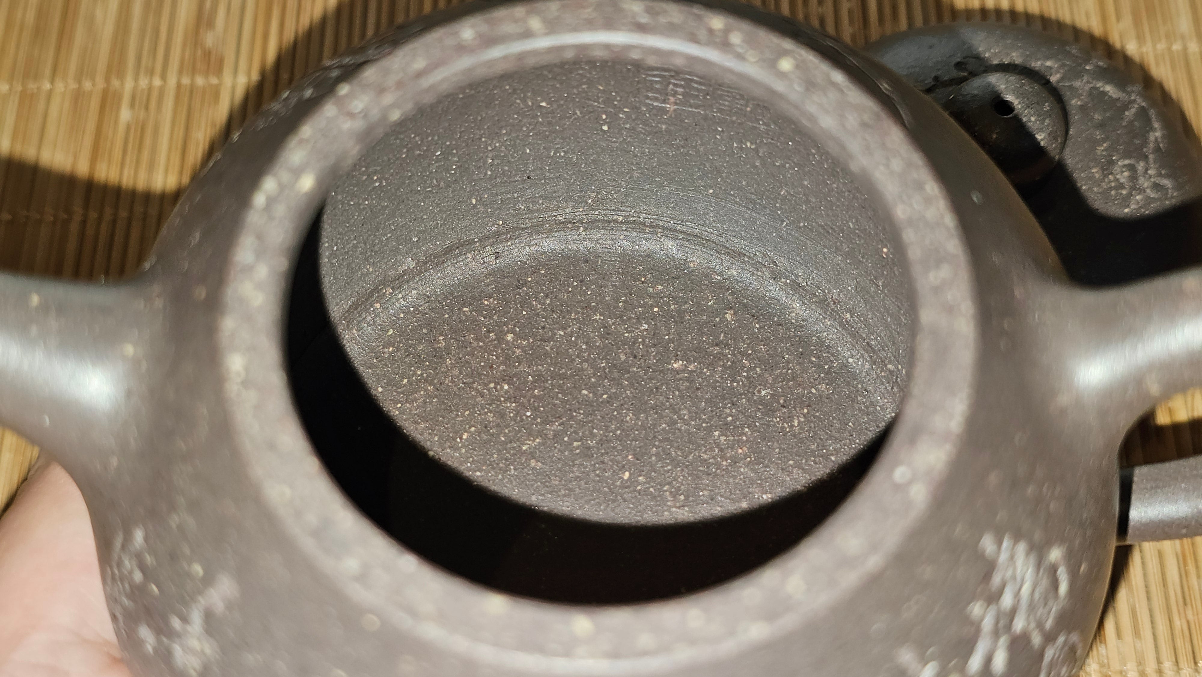 Du Zhi Hu《笃志壶》, 171.6ml, Hei Zi Ni 黑紫泥, by our Craftsman Zhang Huan 张欢, Calligraphy and Plum Blossoms Engraving by Craftsman Yi Cheng 逸成 ~ Congratulations!to Ms S.M.! 1722hrs 14th August 2025, Velden! The Netherlands🇳🇱!