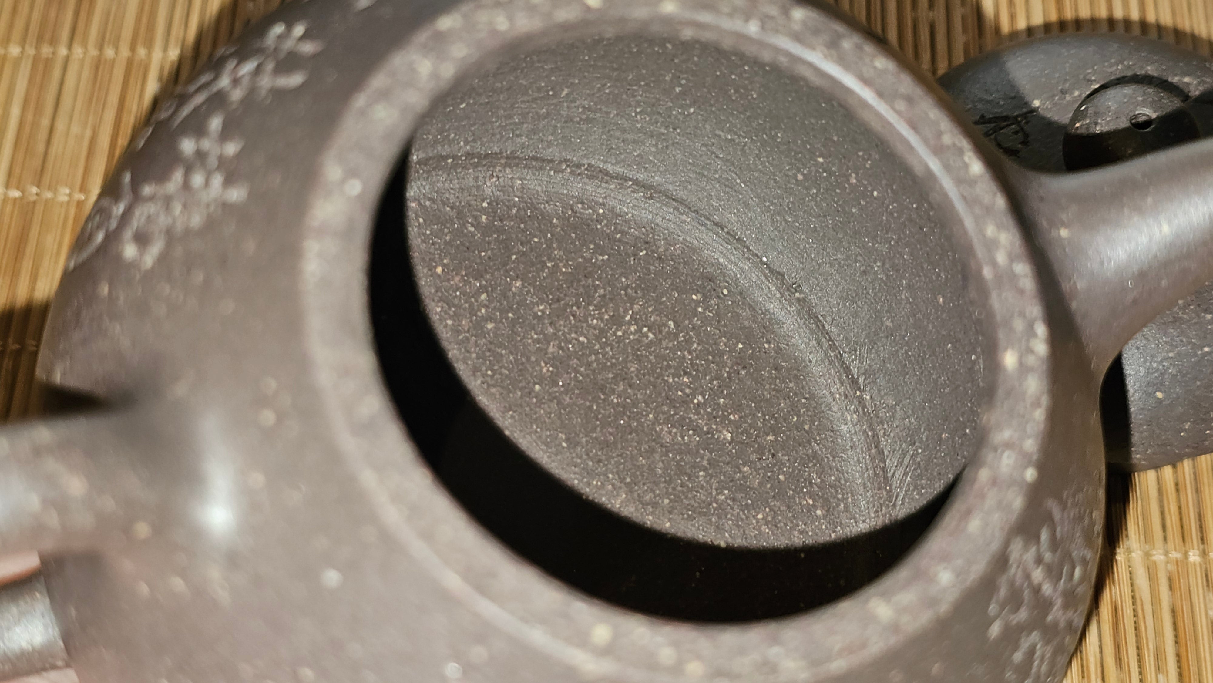 Du Zhi Hu《笃志壶》, 171.6ml, Hei Zi Ni 黑紫泥, by our Craftsman Zhang Huan 张欢, Calligraphy and Plum Blossoms Engraving by Craftsman Yi Cheng 逸成 ~ Congratulations!to Ms S.M.! 1722hrs 14th August 2025, Velden! The Netherlands🇳🇱!